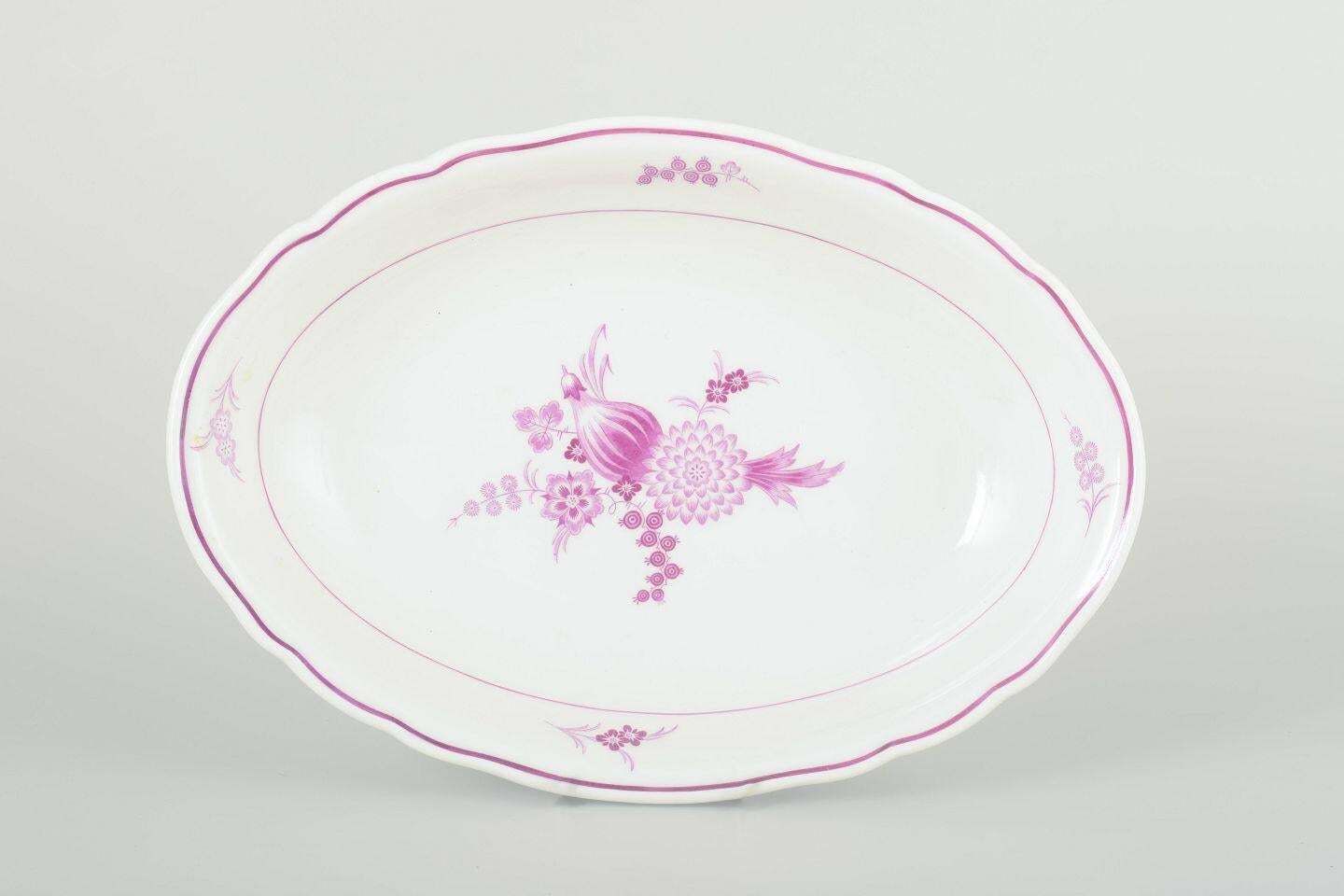 Meissen, Allemagne. Coupe ovale en porcelaine à motif floral lilas, années 1930 photo furniture