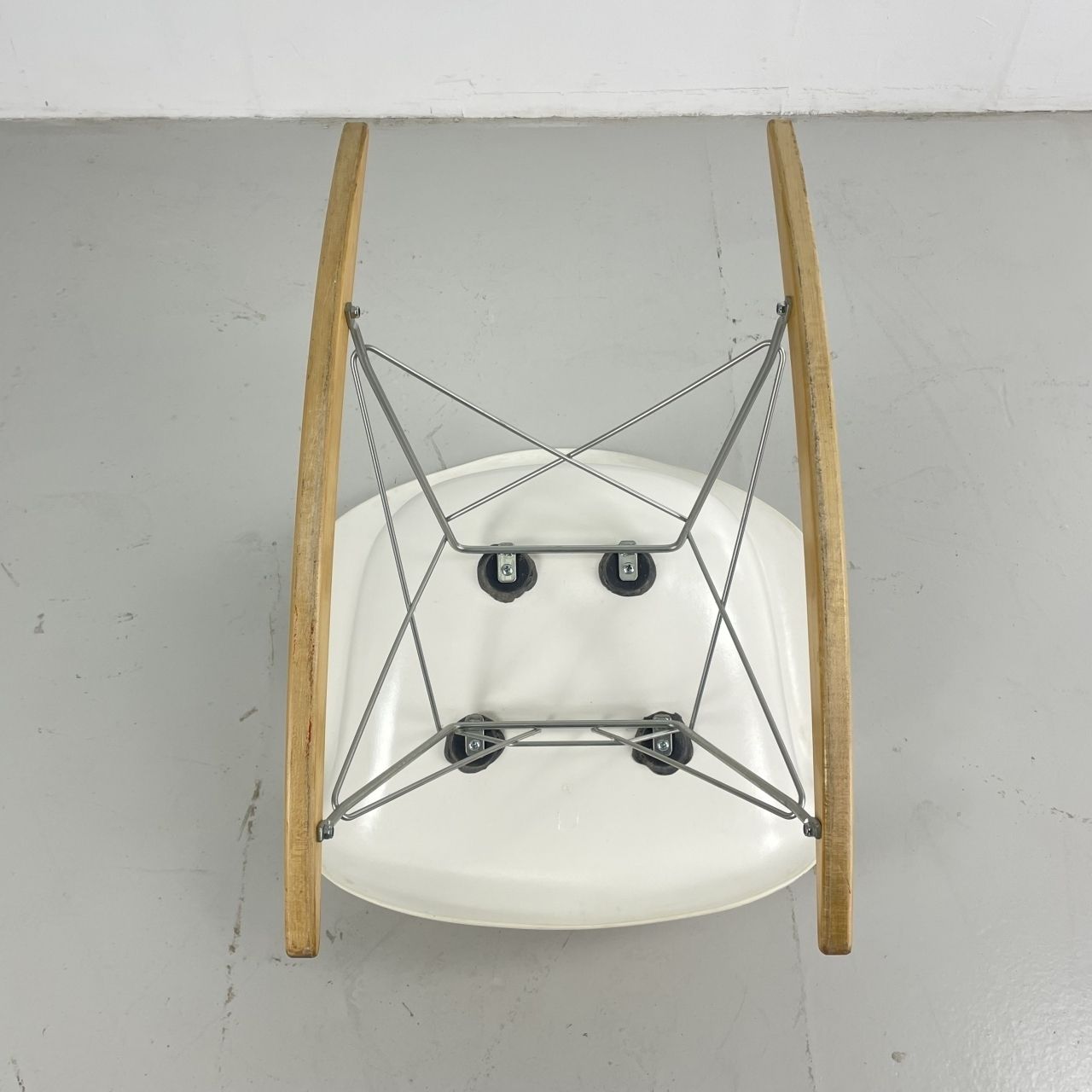 photo furniture Eames Herman Miller 1950s Rar Rocking Chair In White