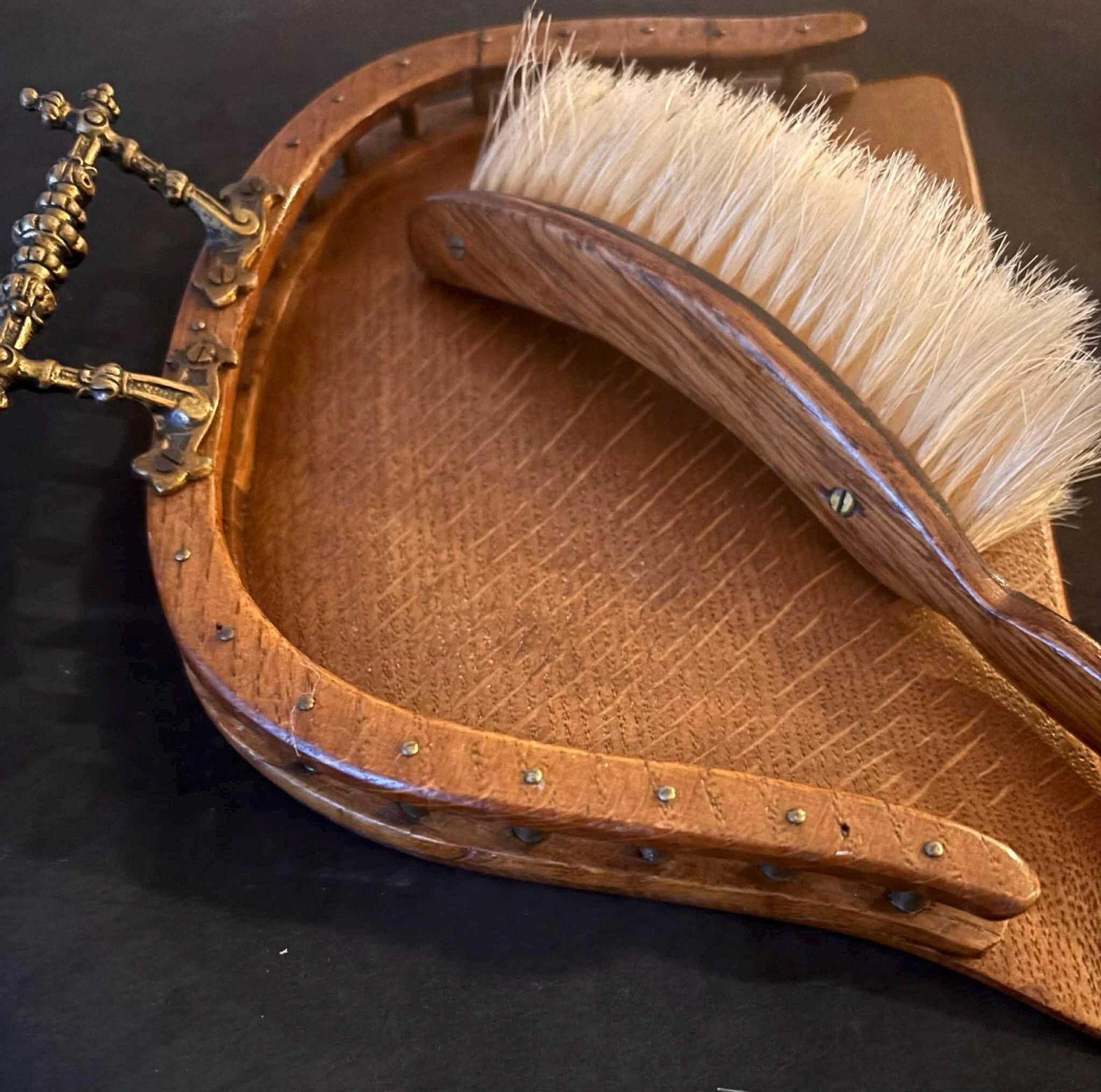 photo vinterior Antiek Engels Kruimelset: Houten Tafelschep En Borstel, Edwardiaans