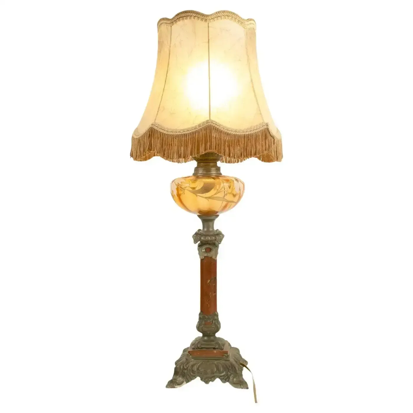 Lampe à pétrole Art Nouveau convertie, française