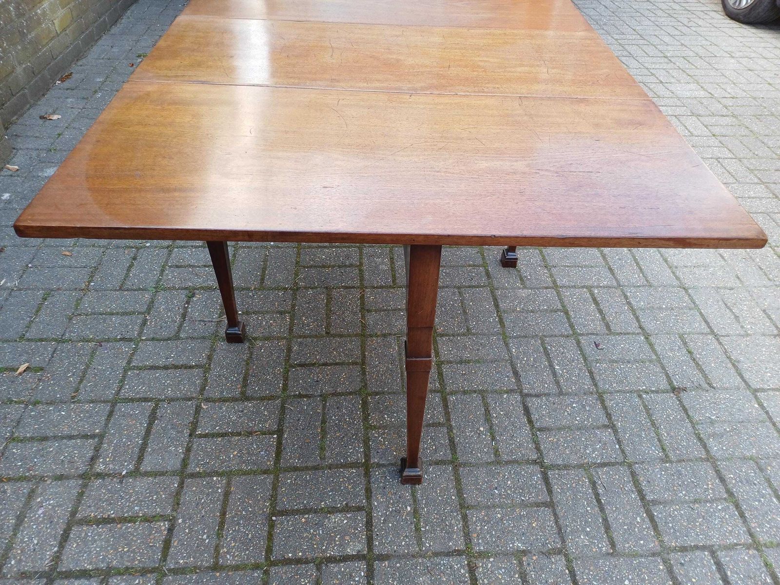 photo vinterior Massive Antique 19th Century Mahogany Gate Leg Dining Table C.1850 Georgian Style Drop Leaf Table Free Hand Delivery