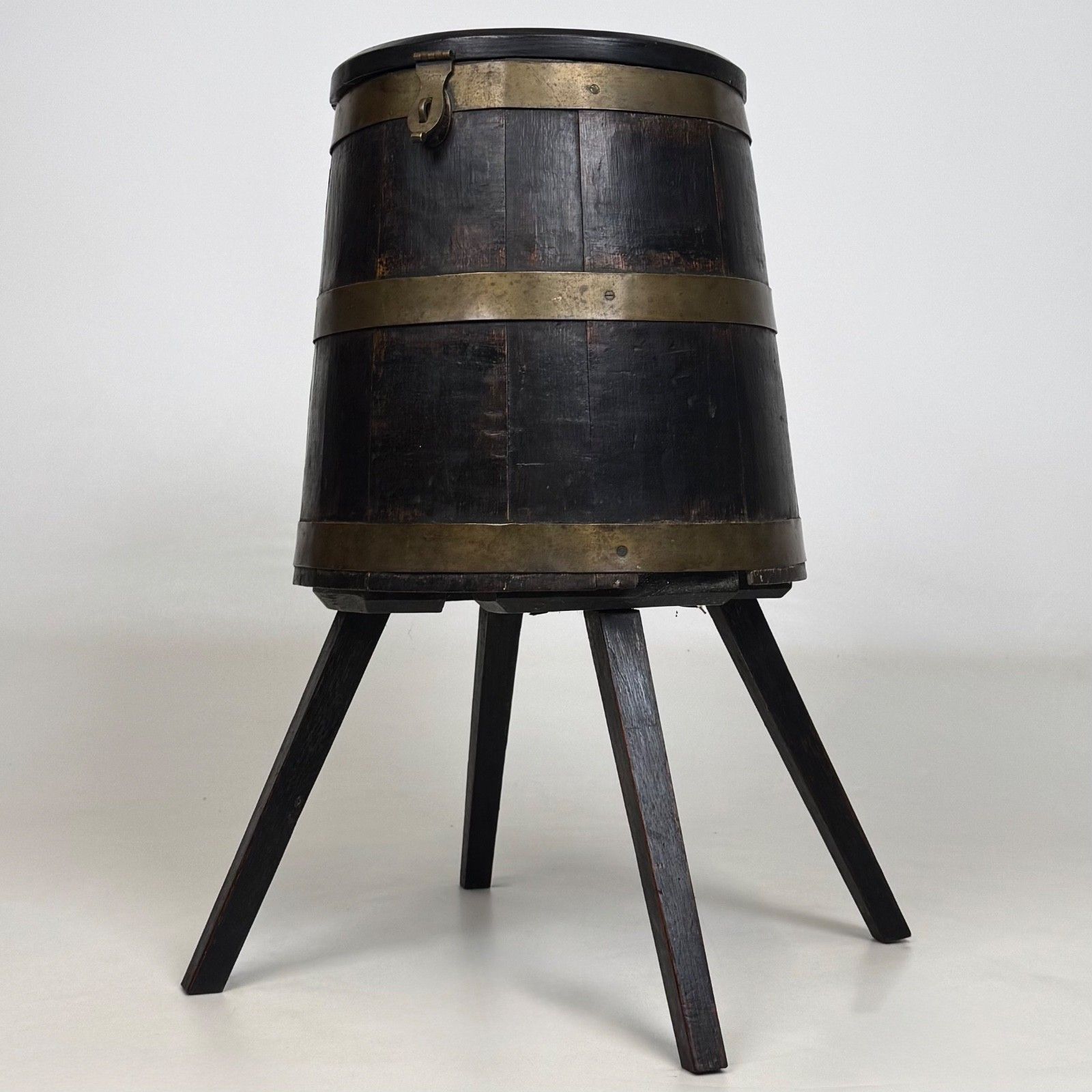 Antique 20th Century Unique Brass Bound Storage Barrel In Oak ( Af 5543 ) photo for sale