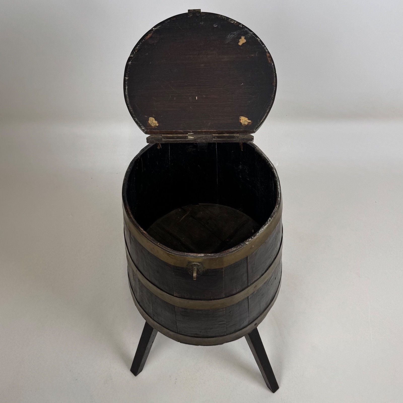 Furniture Antique 20th Century Unique Brass Bound Storage Barrel In Oak ( Af 5543 ) photo