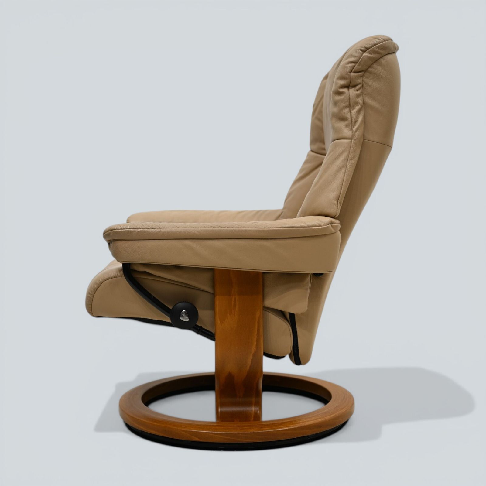 photo vintage Erkornes Stressless Reclining Armchair Mushroom Leather Swivel Free Uk Delivery