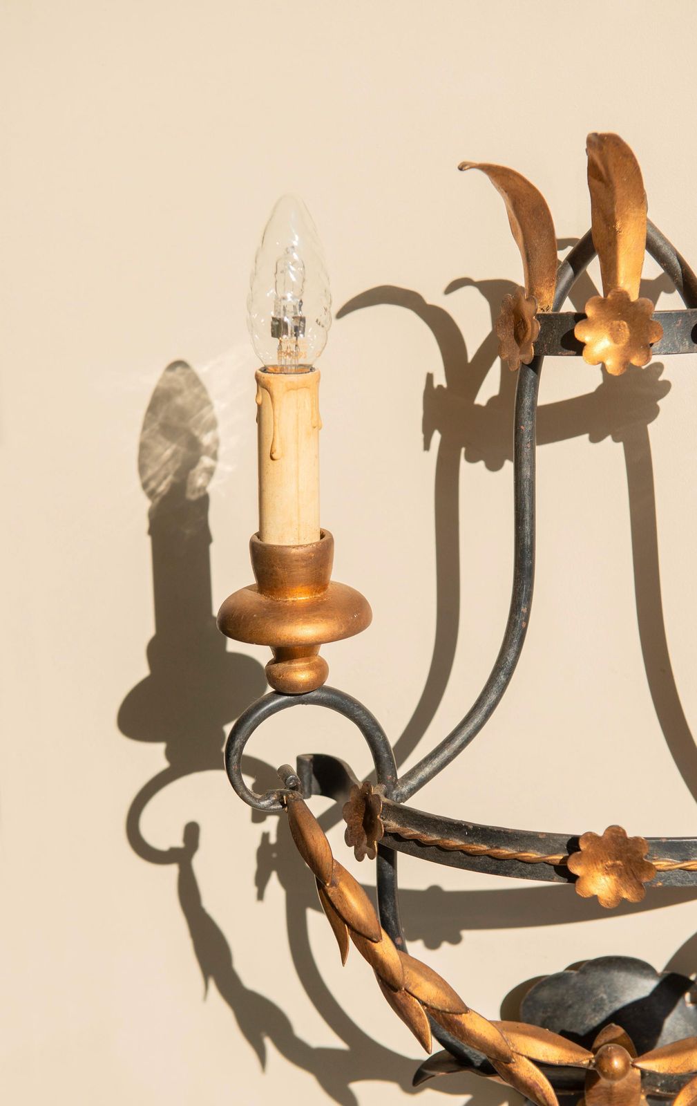 Florentine Wall Sconce 1960s   Vintage Italian Florence Giltwood Tole Light   Hollywood Regency 2 Arm Wall Lamp photo Lighting