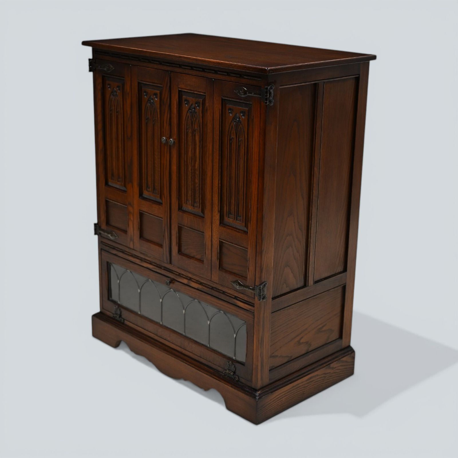 Old Charm Tv Video Cabinet Warwick Range Tudor Brown Model 2317 Free Uk Delivery photo furniture