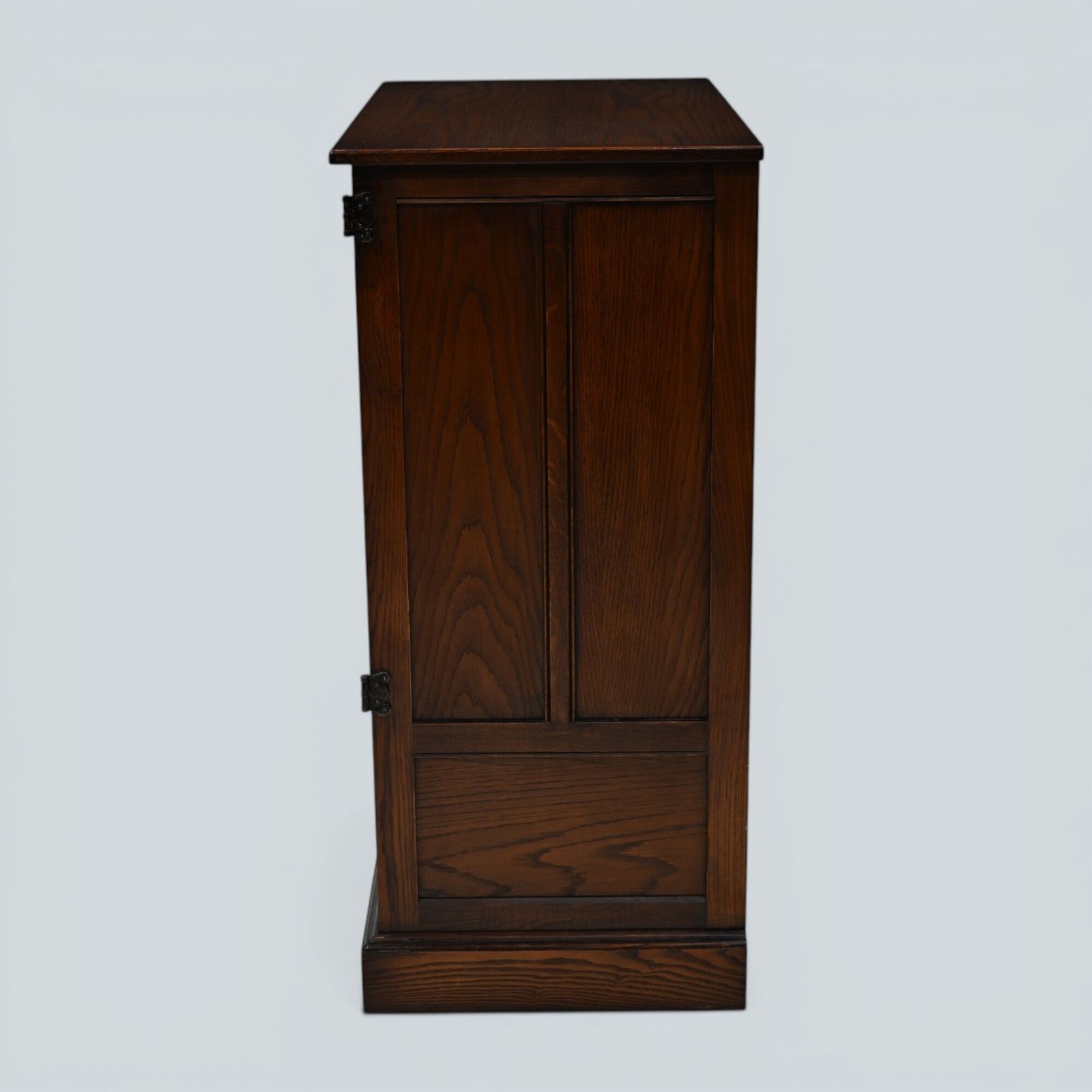 Old Charm Tv Video Cabinet Warwick Range Tudor Brown Model 2317 Free Uk Delivery photo for sale