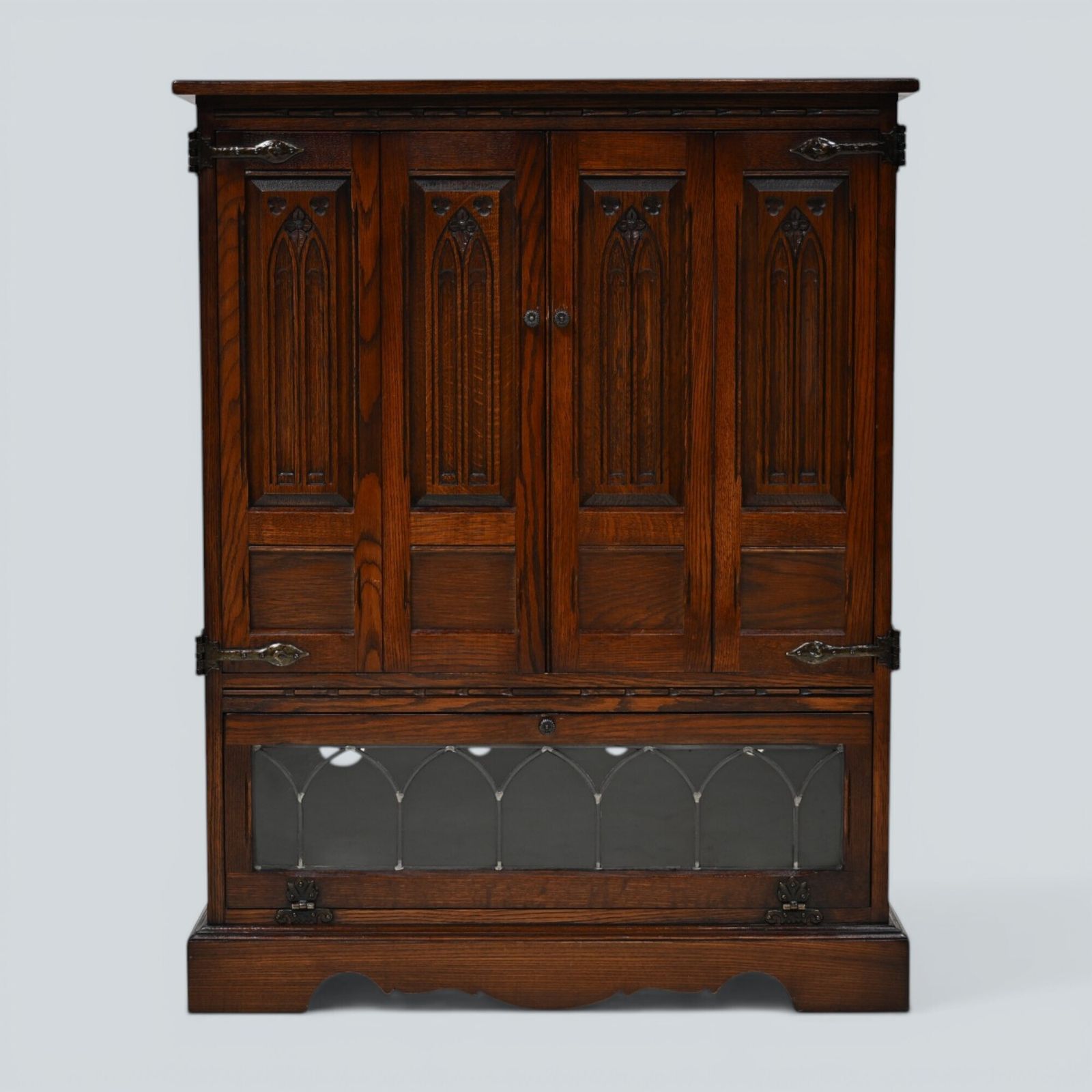 photo vintage Old Charm Tv Video Cabinet Warwick Range Tudor Brown Model 2317 Free Uk Delivery