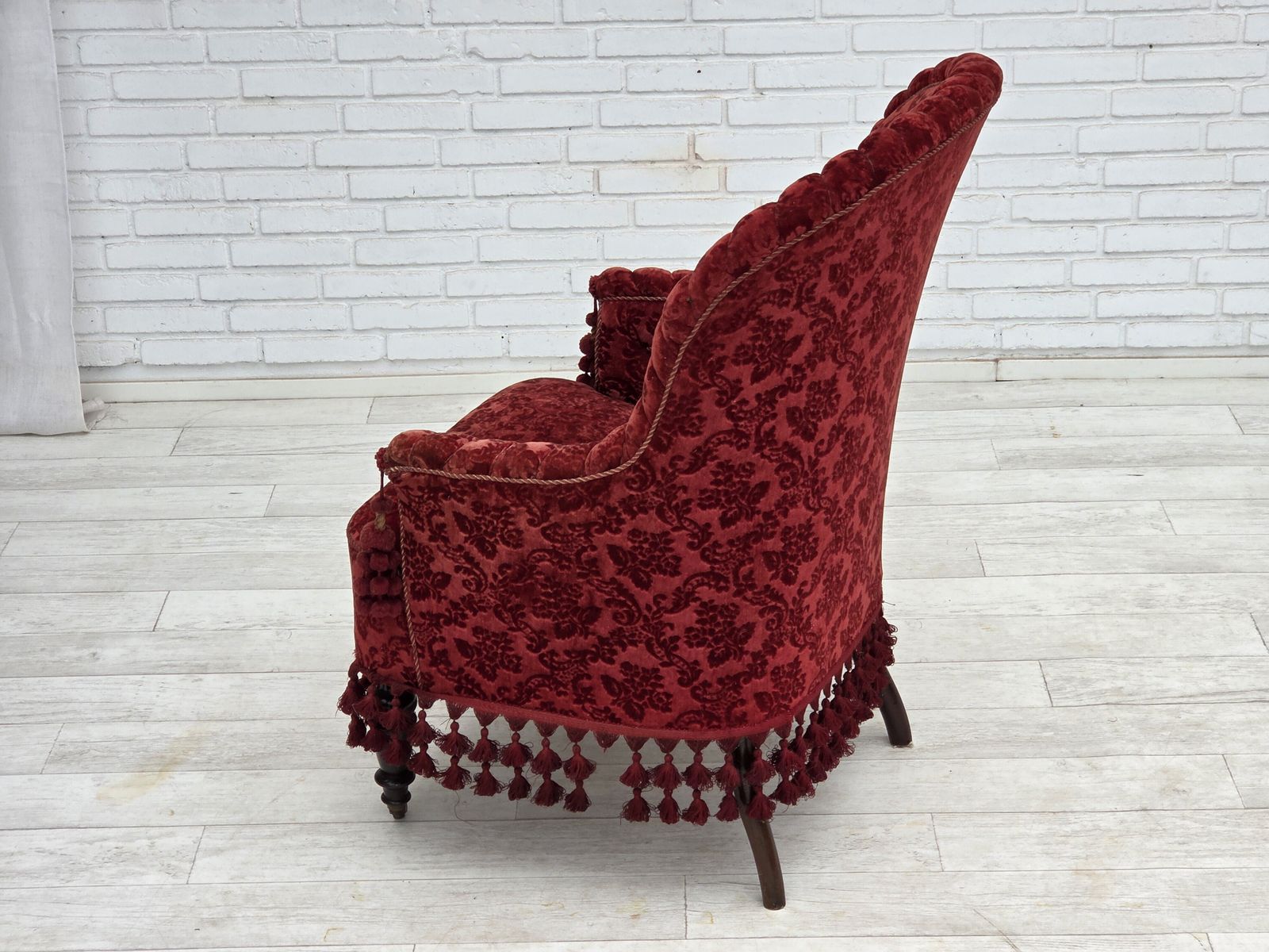 photo vintage 1950s, Danish Highback Armchair, Furniture Velour, Beech Wood Legs.