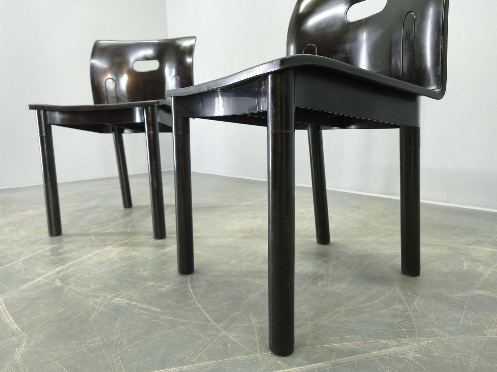 photo furniture Set Of 4 Kartell Model 4870 Chairs By Anna Castelli Ferrieri