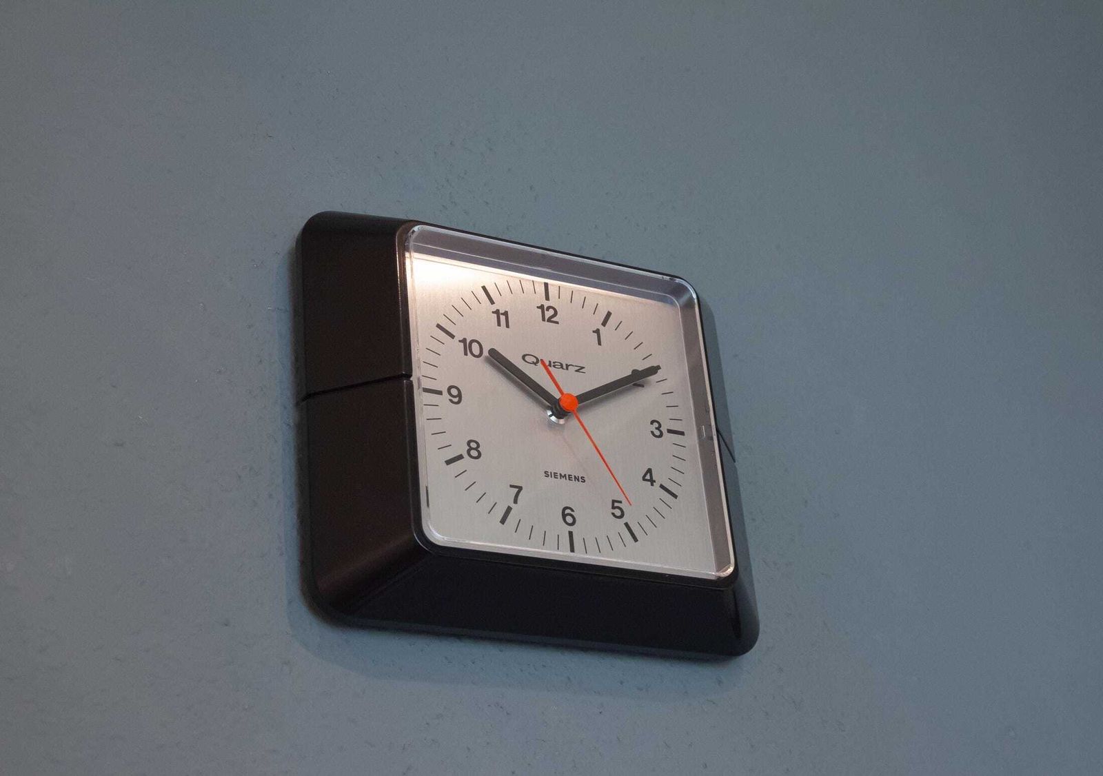 photo for sale Space Age Siemens Wall Clock   Germany Panton Pop Mid Century Atomic Plastic 1970s 1980s Quartz