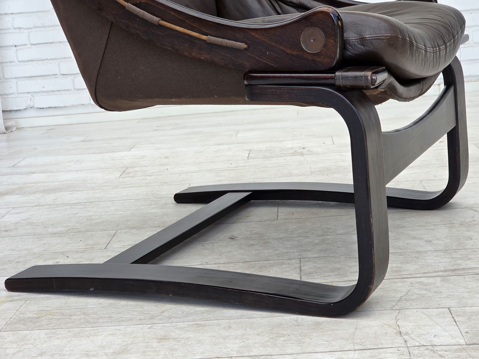 Ca. Jaren 1970, Zweeds Design Van åke Fribytter, Fauteuil, Meubeleer. photo buy