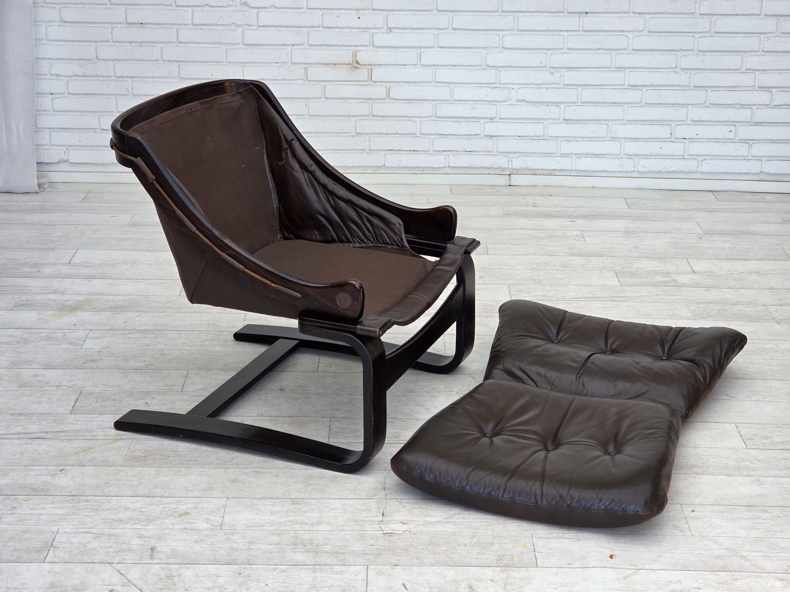 photo for sale Ca. Jaren 1970, Zweeds Design Van åke Fribytter, Fauteuil, Meubeleer.