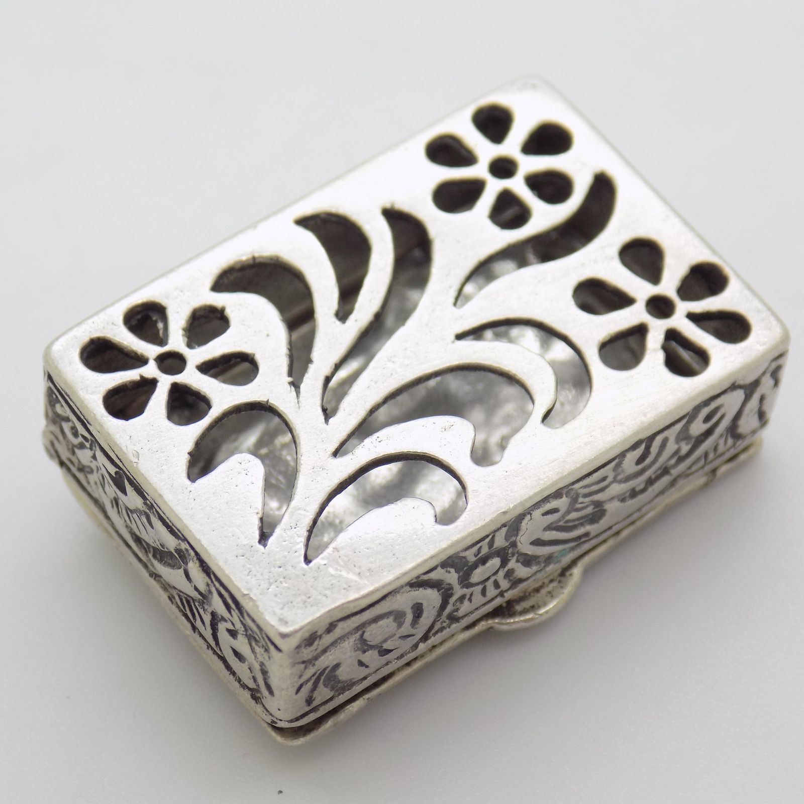 Vintage Italian Handmade Silver Potpourri Box With Fruits, Tuscany, Italy, 1970s photo vinterior