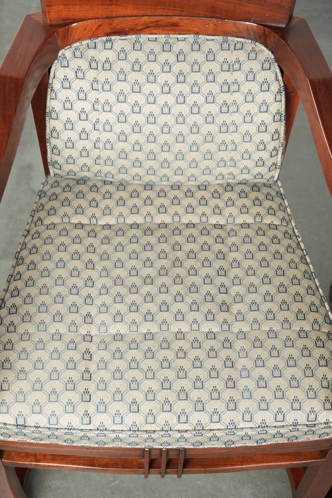 Art Deco Eetkamerstoelen Van Schuitema Uit De Decoforma Serie – In Zeer Goede Staat Met Luxe Stoffen Bekleding. photo vintage
