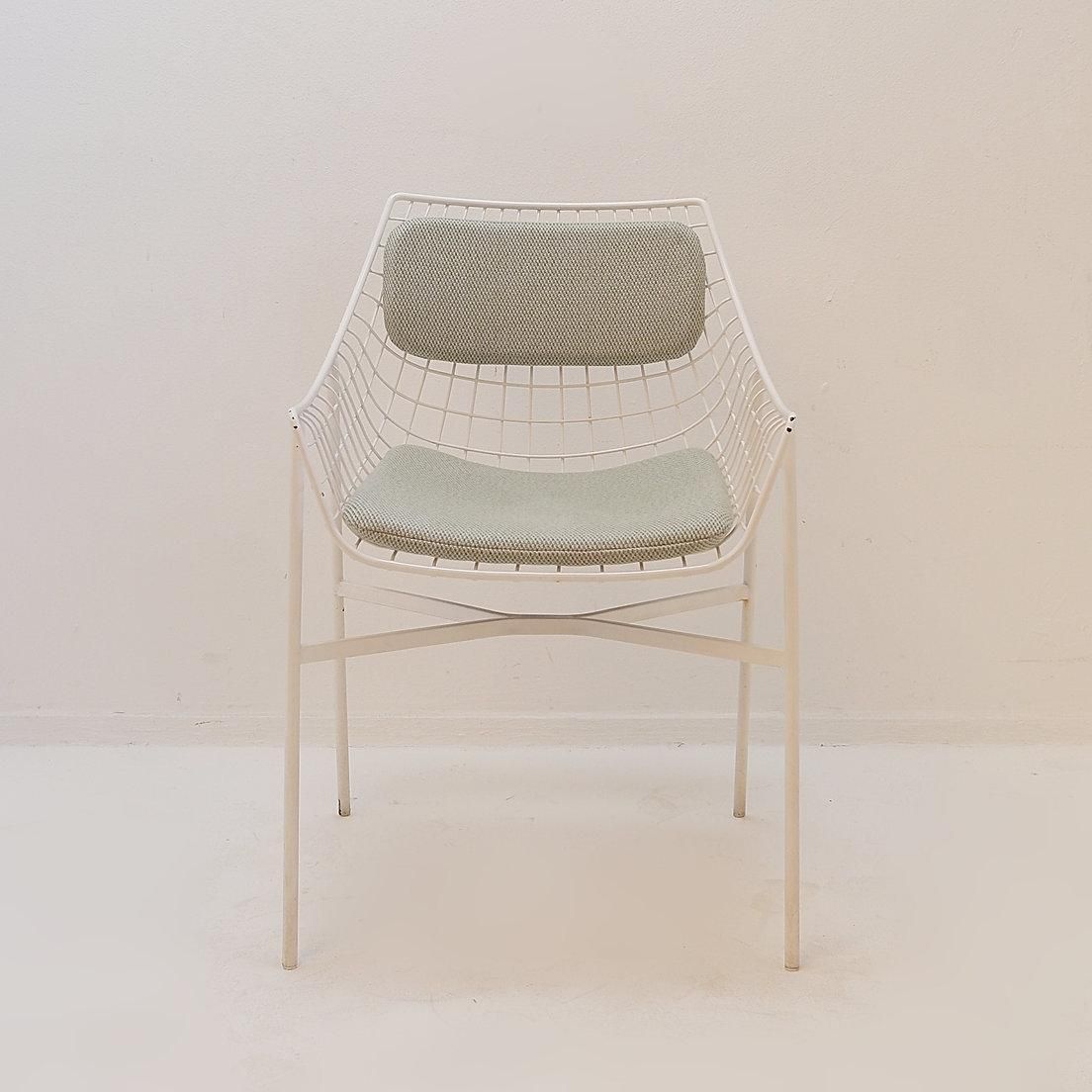Set Of 8 Modern Armchairs In White Lacquered Steel photo 4067.0