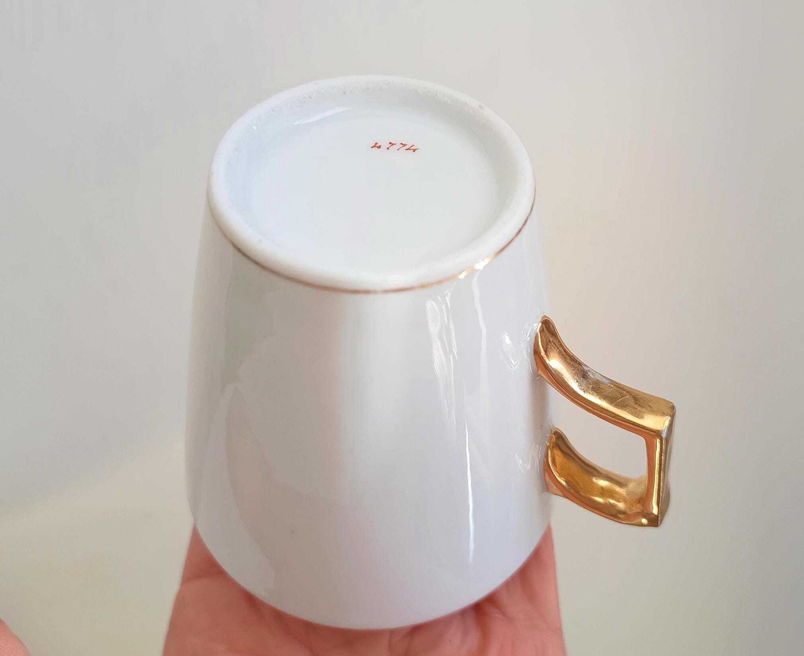 125.0 Vintage Trembleuse Tea Cups & Saucers: Rose Pompadour Pink Pair, Square Gilt Handles photo