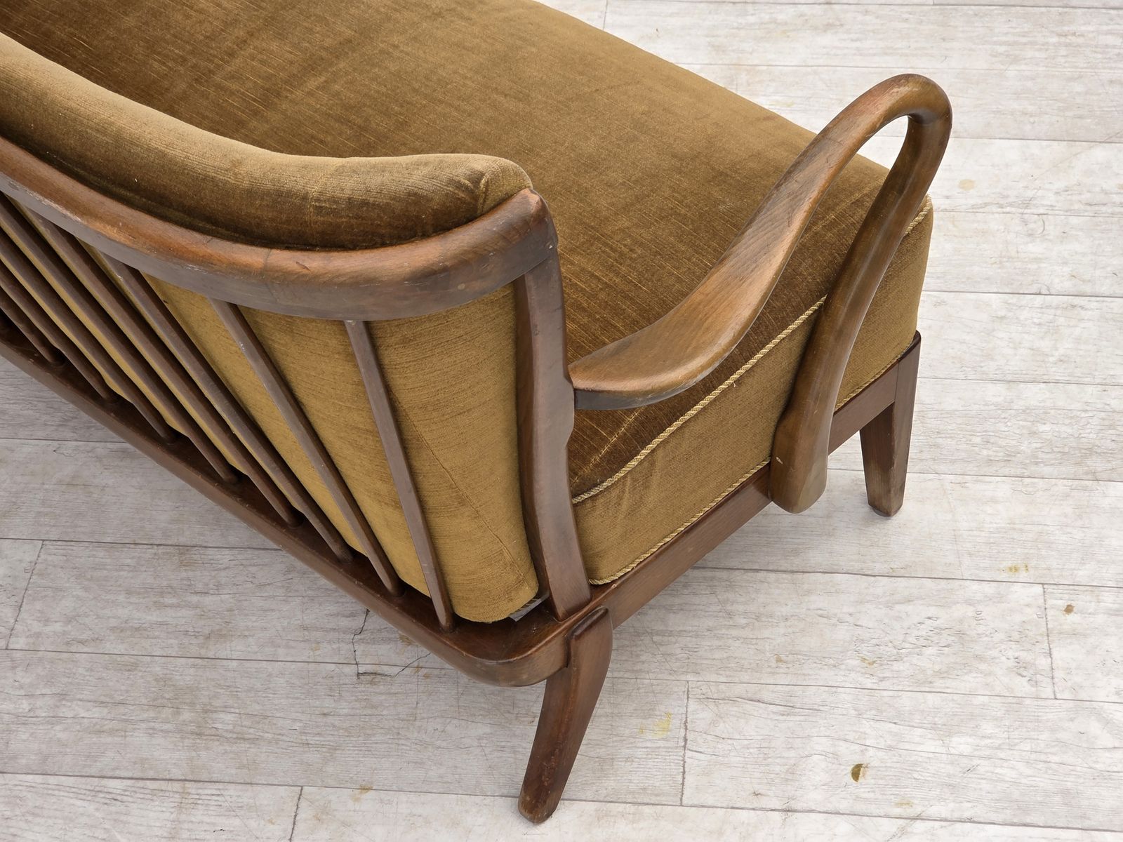 photo vintage Ca. Jaren 1960, Deens Design Van Alfred Christensen, 2 Zitsbank, Groen Meubelvelours.