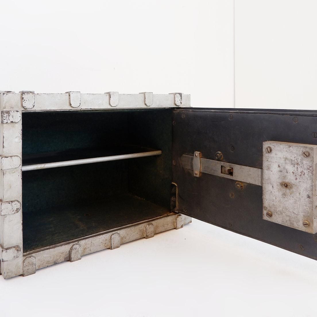 1241.0 20th Century Antique Cast Iron Safe, Industrial Style, 50x33cm photo