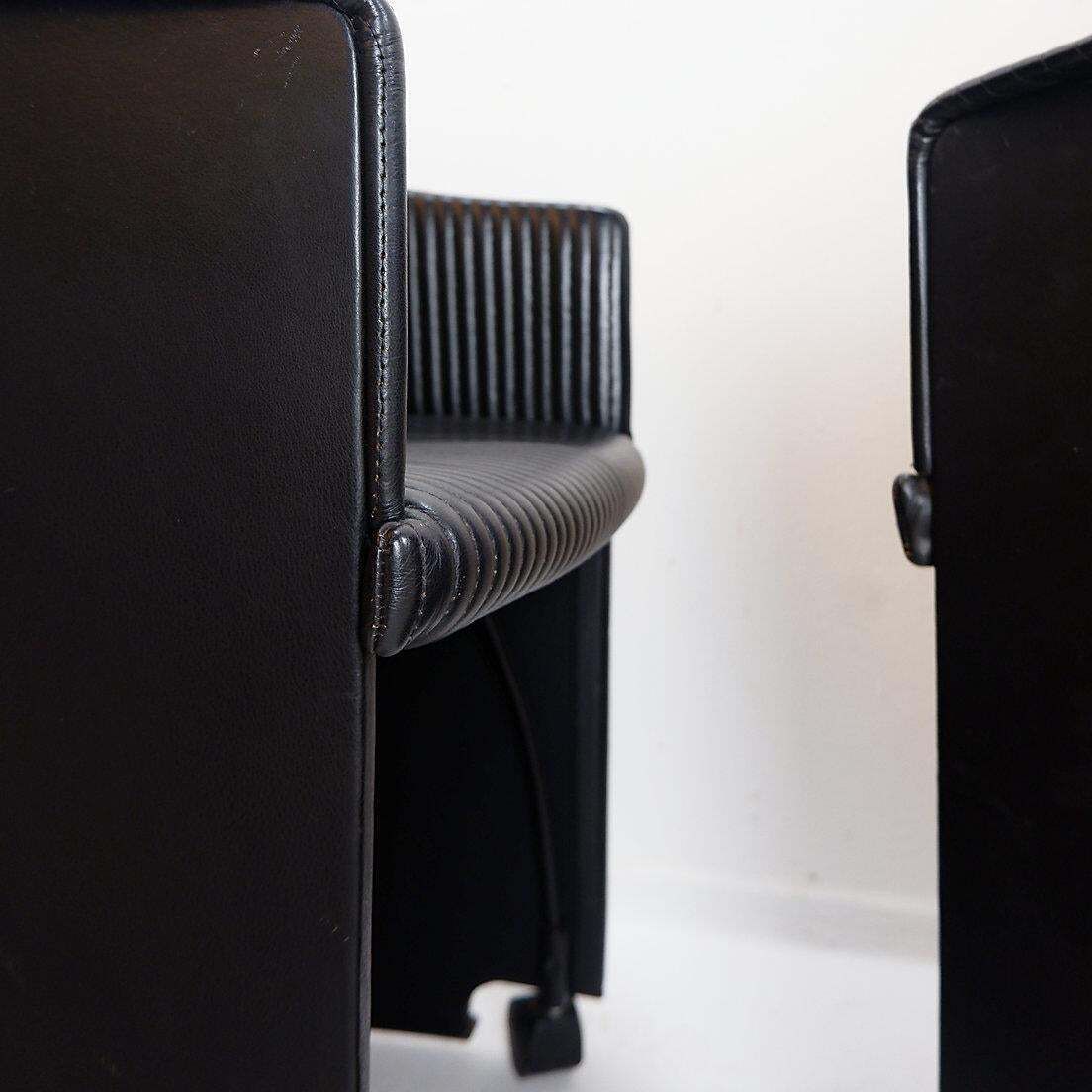 photo buy Pair Of Artona Armchairs In Black Leather By Afra And Tobia Scarpa For Maxalto