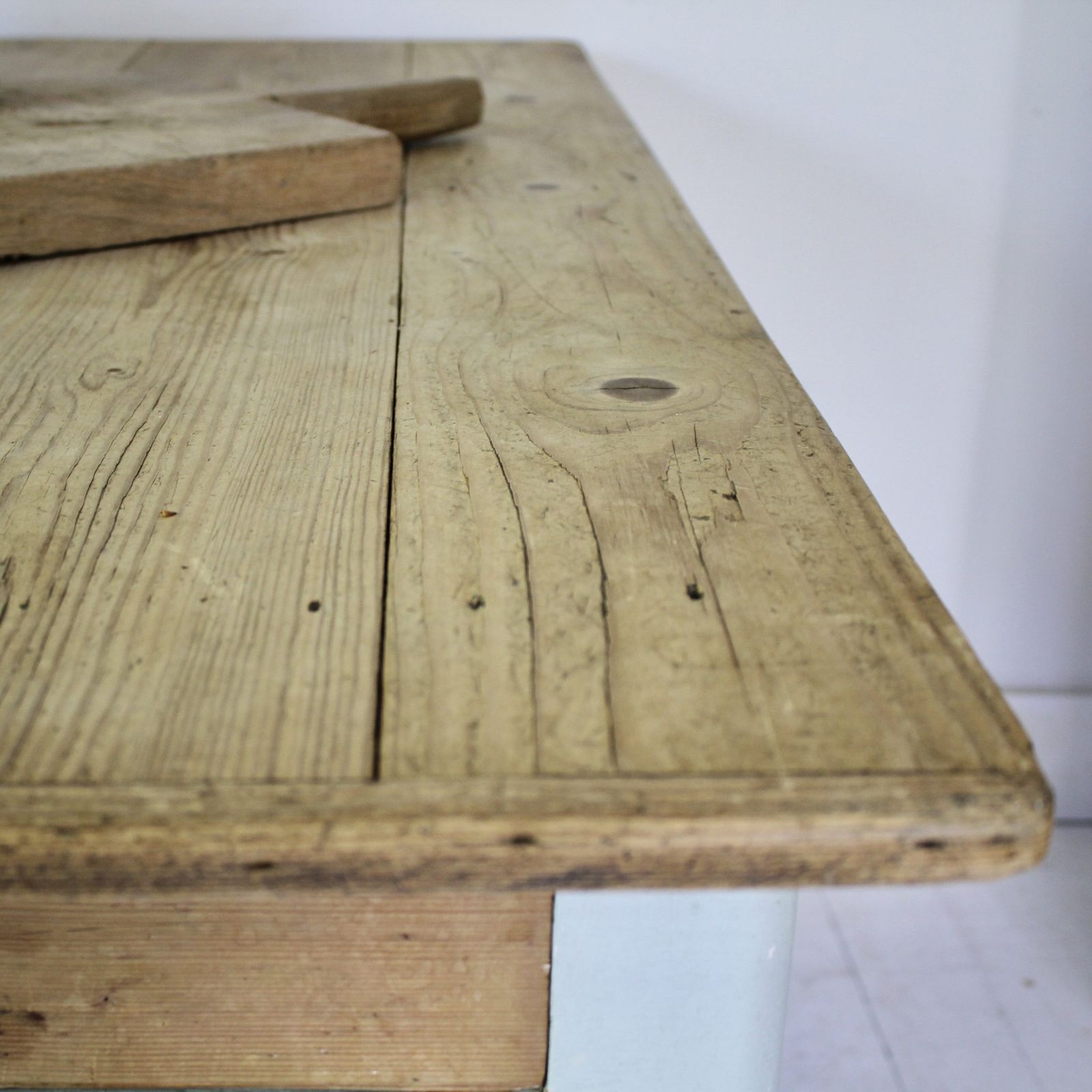 599.0 Large Victorian Farmhouse Kitchen Table photo