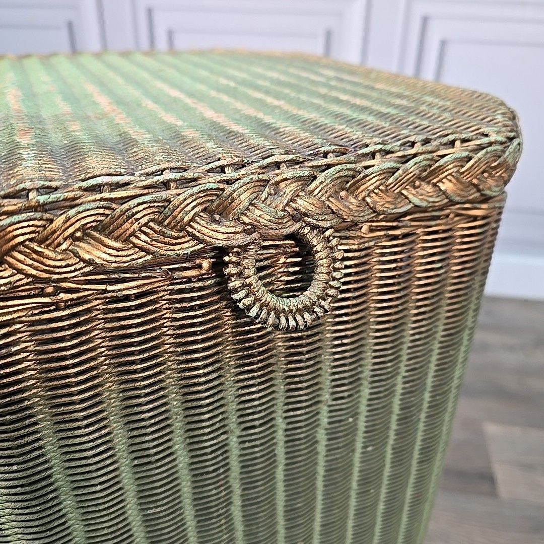 photo vinterior Retro Vintage  Laundry Basket Lloyd Loom Lusty Linen Woven Fibre Bedroom Storage