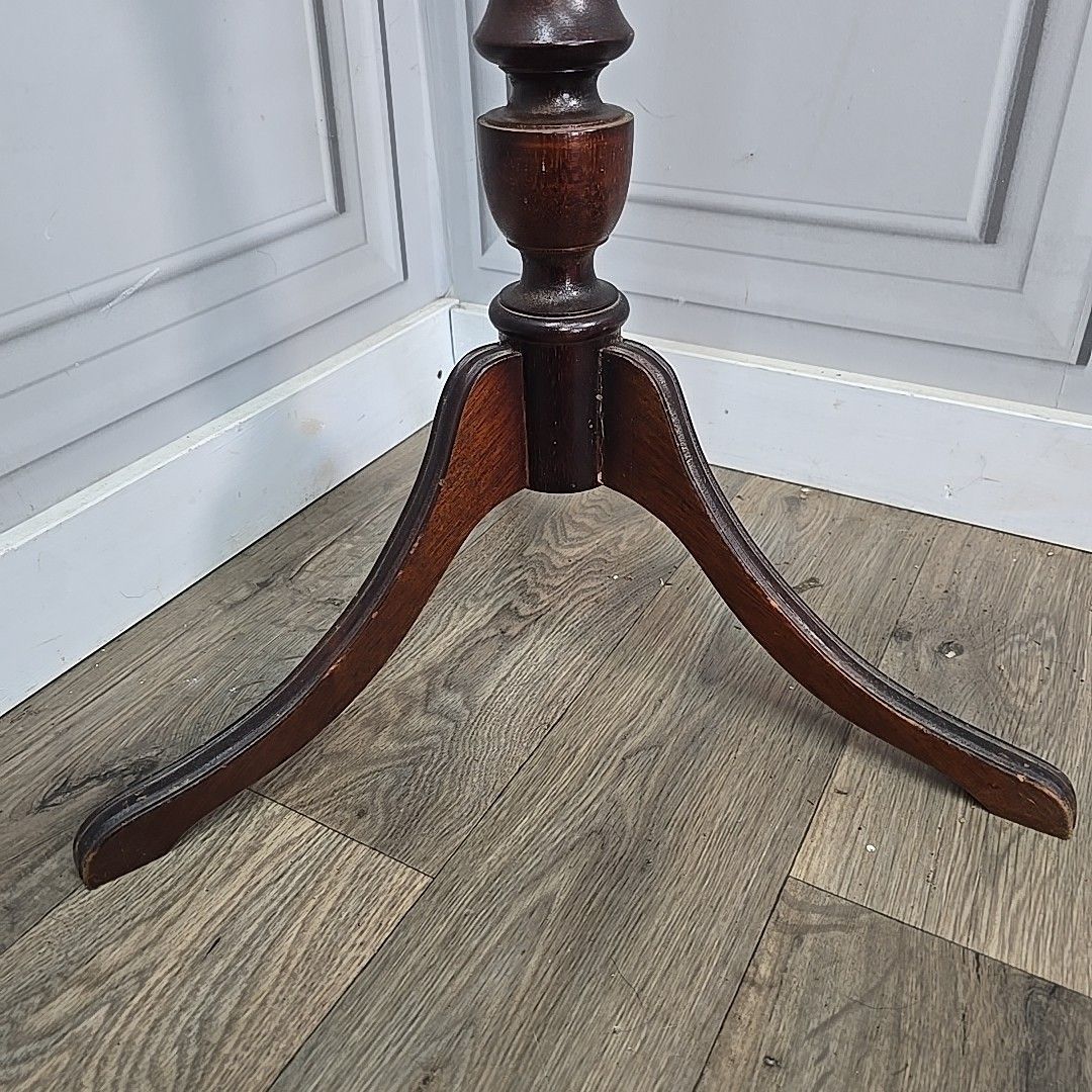 photo vinterior Antique Plant Stand Table Tall Wooden Turned & Carved Torchere Solid Mahogany