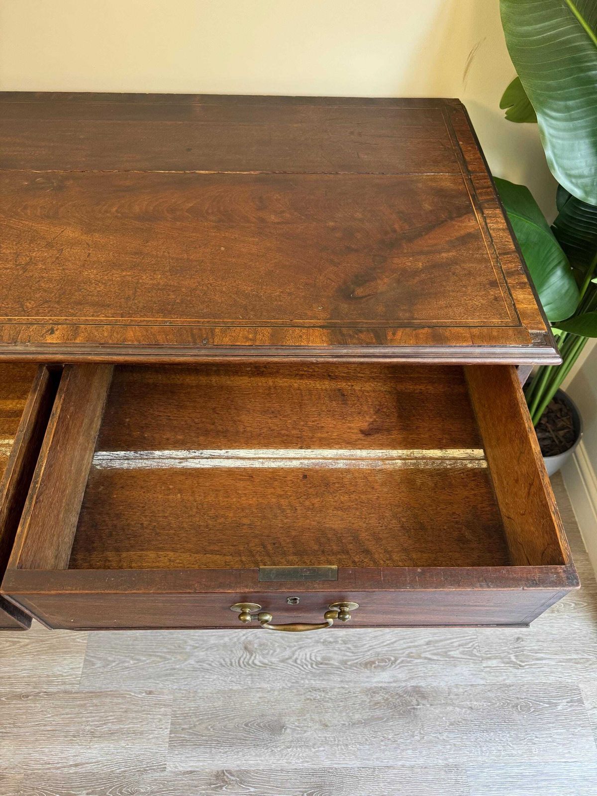 photo furniture Antique Georgian Solid Wood Extra Large Chest Of Drawers Mahogany Oak