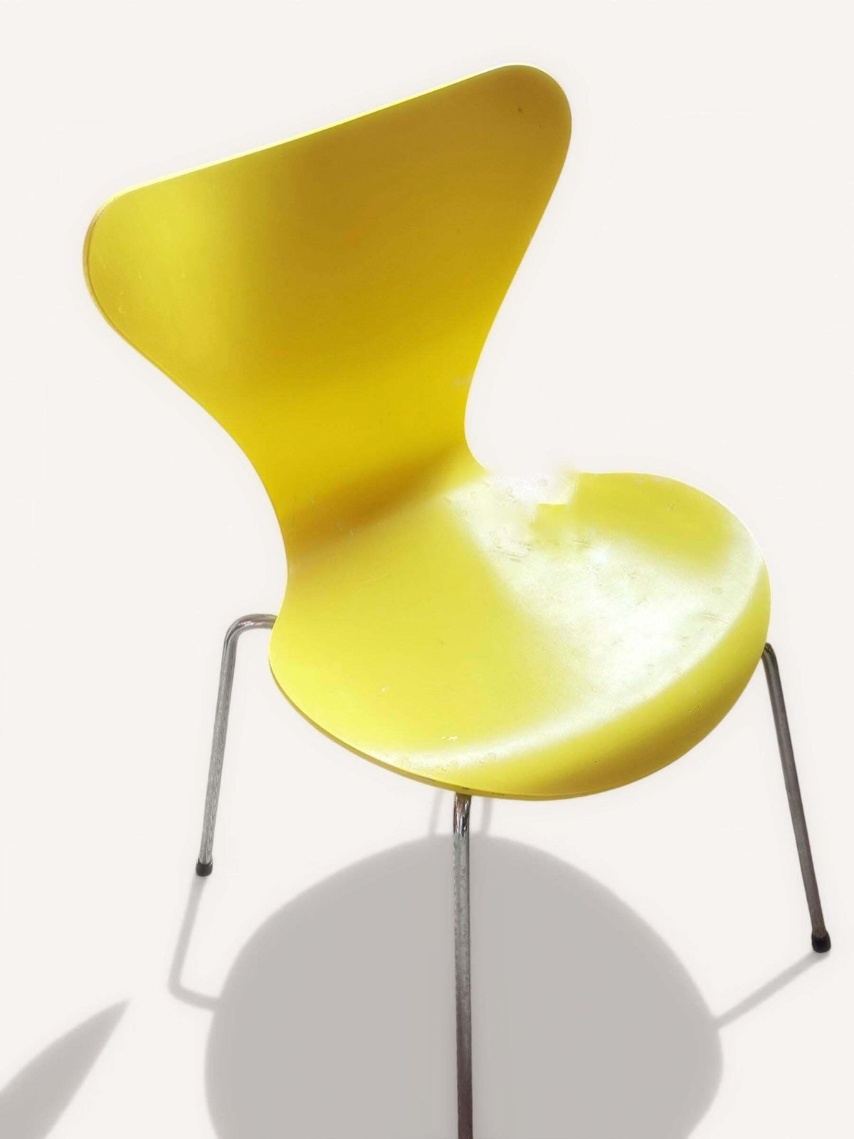Arne Jacobsen Series 7 Chair For Fritz Hansen, Denmark, 1955 – Yellow photo for sale