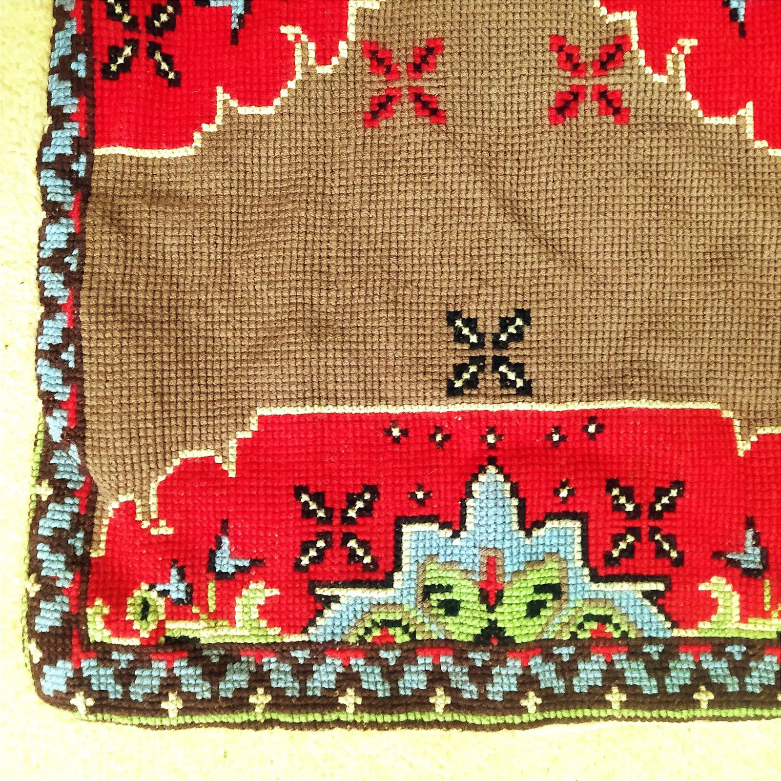 Kilim brodé au point de croix, fait main, années 1960 photo vinterior