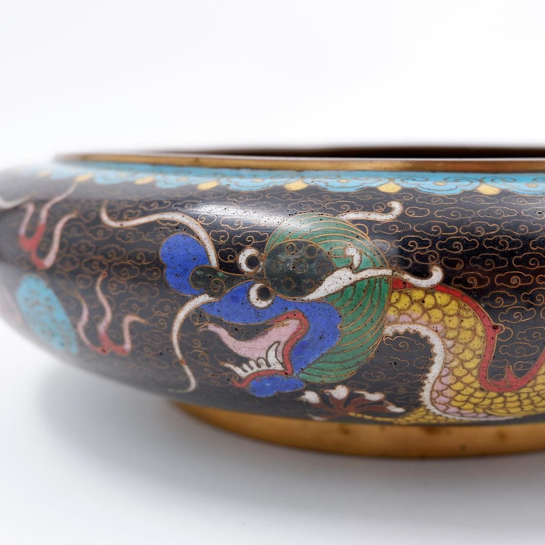 Line Cloisonné Cup With Dragons, Sig. Zhengde, China, 1920s/30s. photo vinterior