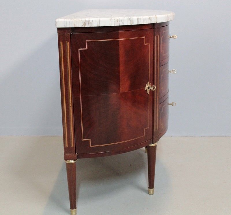 photo furniture Louis XV Chest Of Drawers In Mahogany 20th