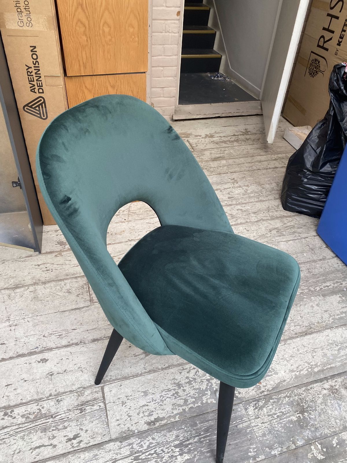 photo vinterior 2x Teal Blue Velvet Kitchen Dining Modern Chairs With Metal Legs Rrp 300