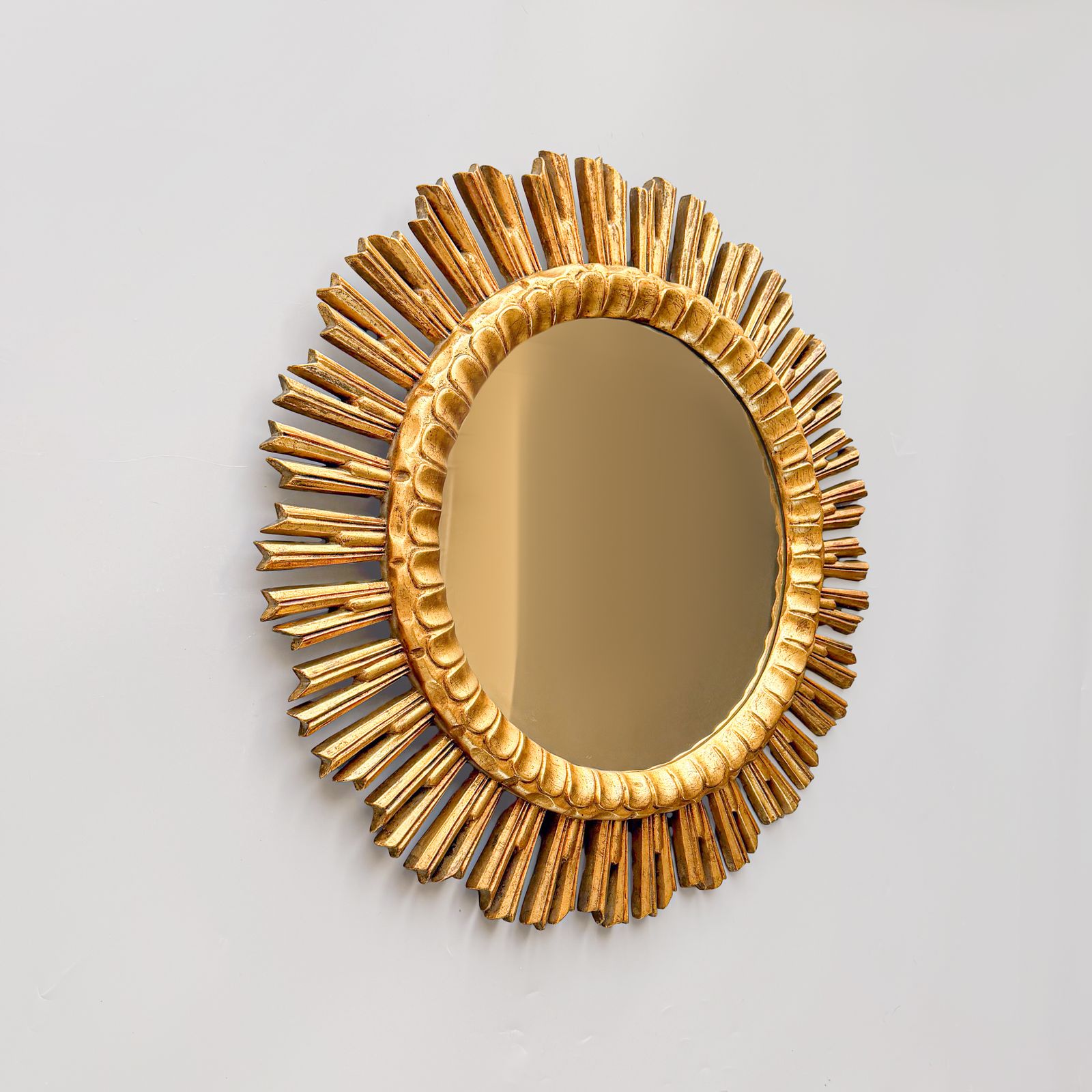 Grote Mid Century Sunburst Spiegel, Verguld Resin, België, Jaren 1970. photo vinterior