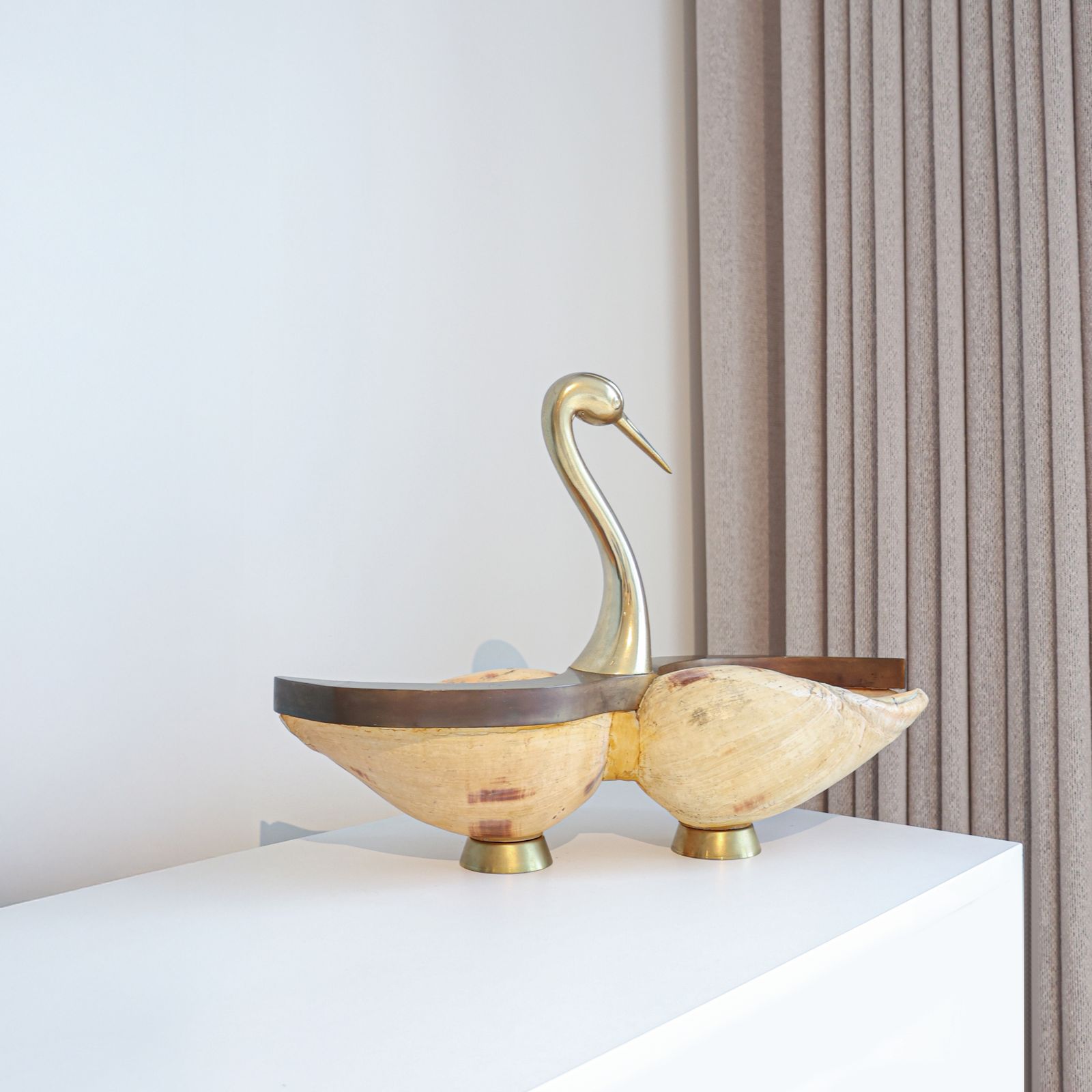 Gabriella Binazzi zwanensculptuur, jaren 1970. photo buy