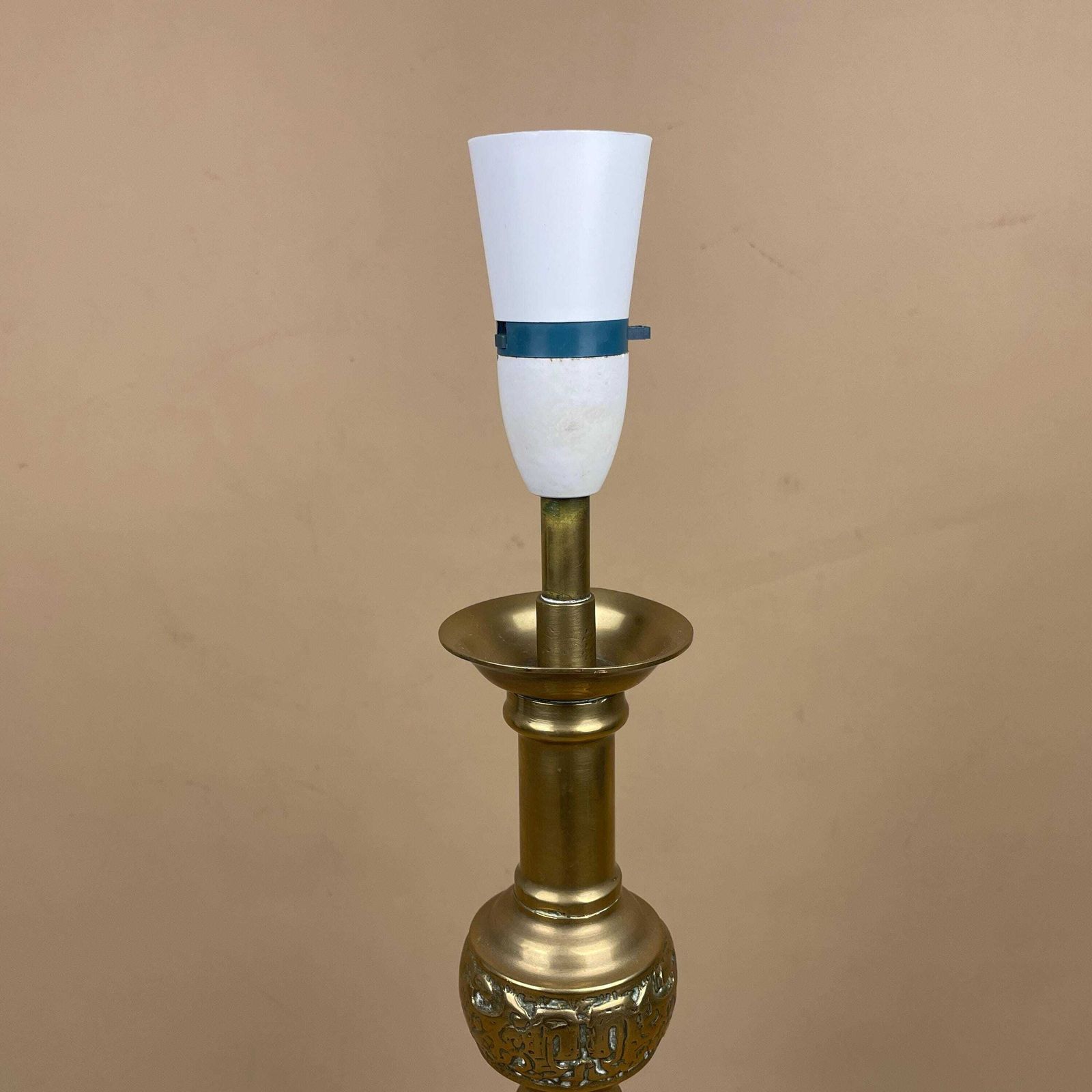 Oriental Brass Gold Lamp Chinese Light Asian Antique Large Ornate Round Wood Base Table Lamp Light Bedside Old Pattern Statement Large photo 129.0