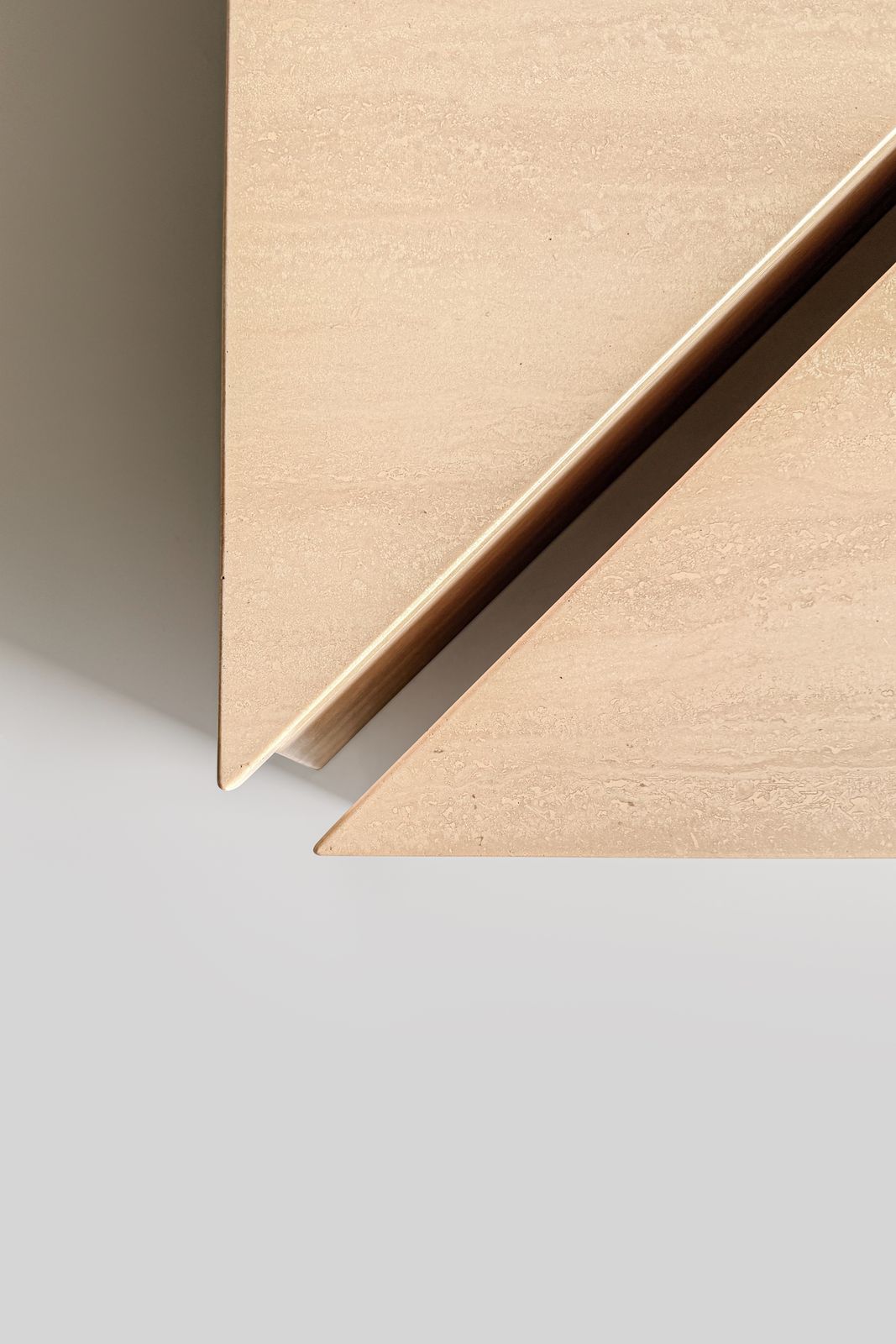 Table basse Up&Up Triangle, années 1970. photo buy