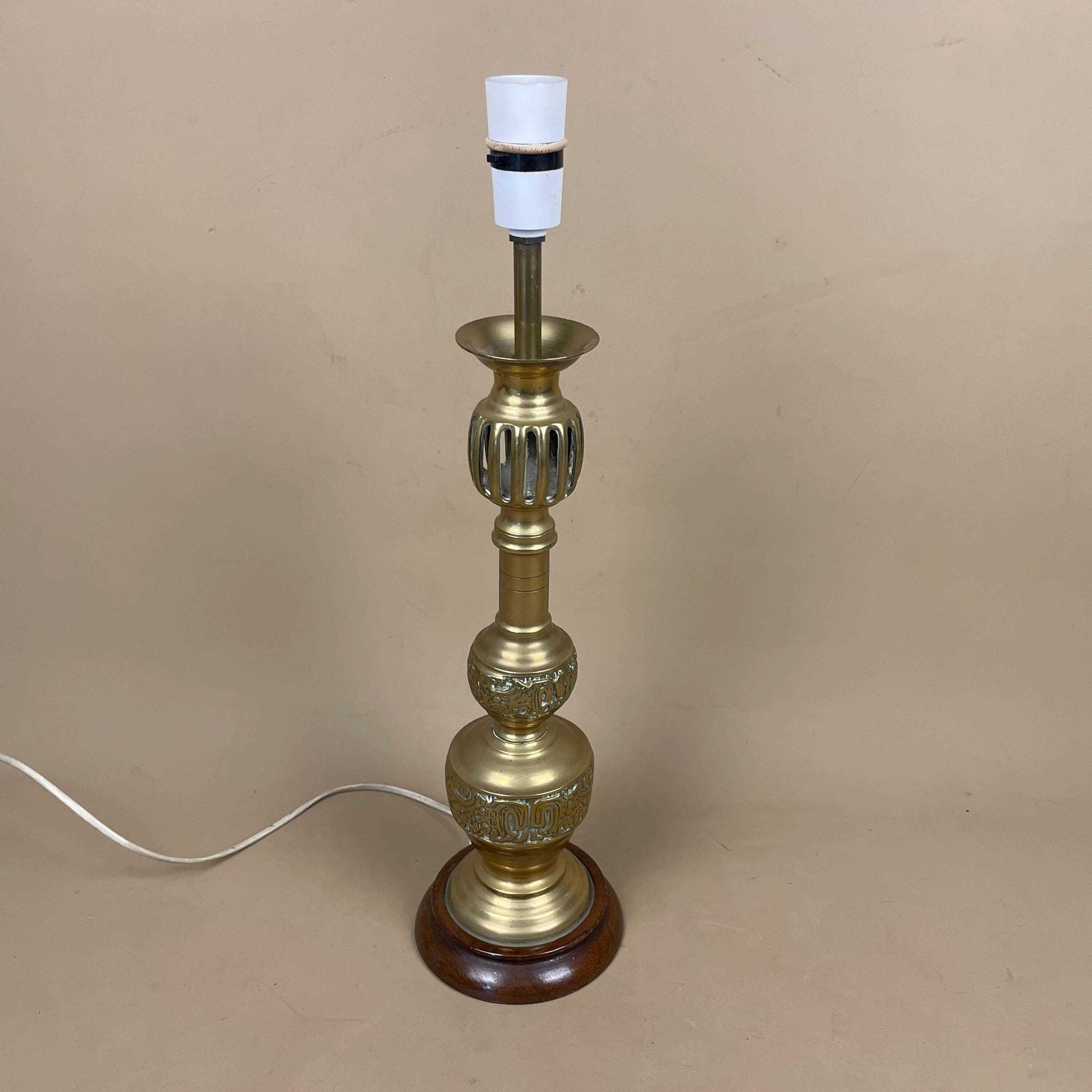 Oriental Brass Gold Lamp Chinese Light Asian Antique Large Ornate Round Wood Base Table Lamp Light Bedside Old Pattern Statement Large