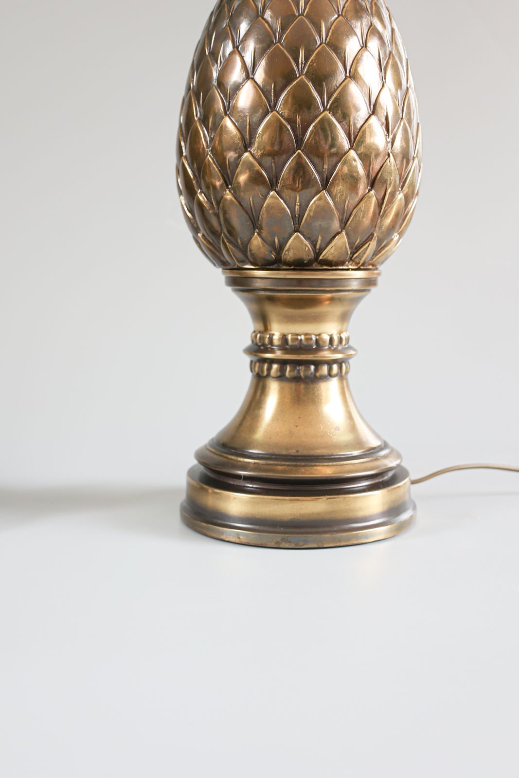 Verlichting Set van twee Deknudt Loevsky & Loevsky tafellampvoeten met ananasdesign photo