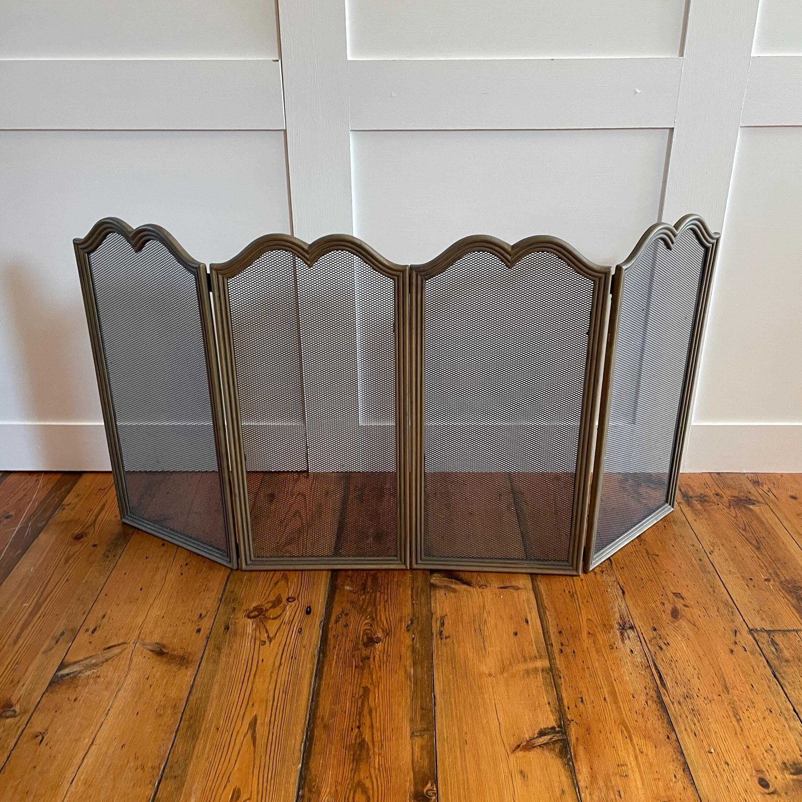 Antique Fireguard Fireplace Screen Gold Brass Metal Frame Vintage Fire Guard Fold Down Victorian Ornate Freestanding 4 Panels Mesh Rectangle photo Home Fixtures