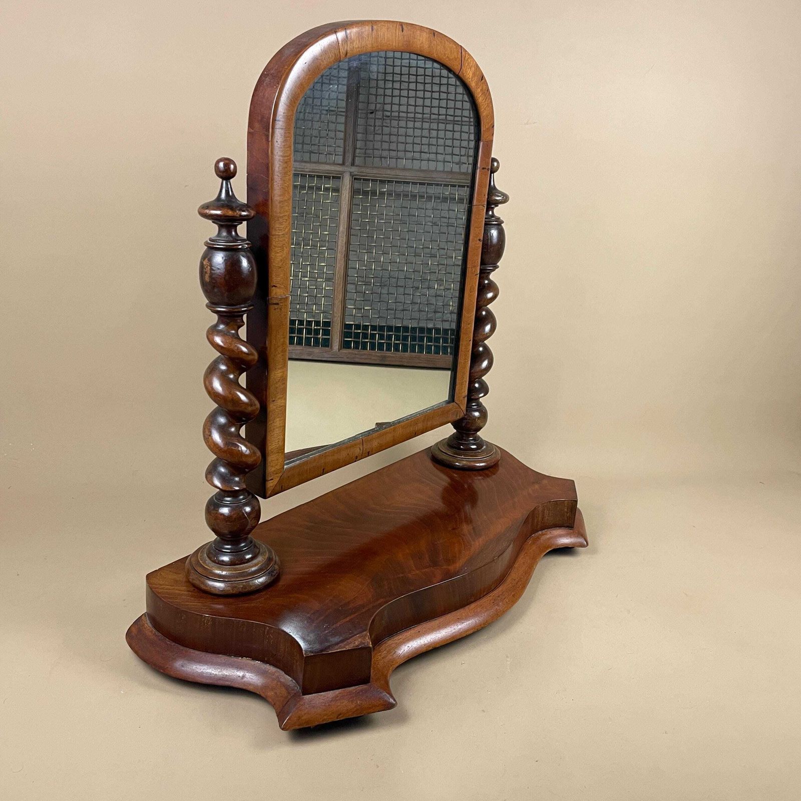 Antique Vanity Mirror Wood Barley Twist Tabletop Swivel Vintage Dressing Table Mirror Victorian Bedroom Dressing Room Decor photo furniture