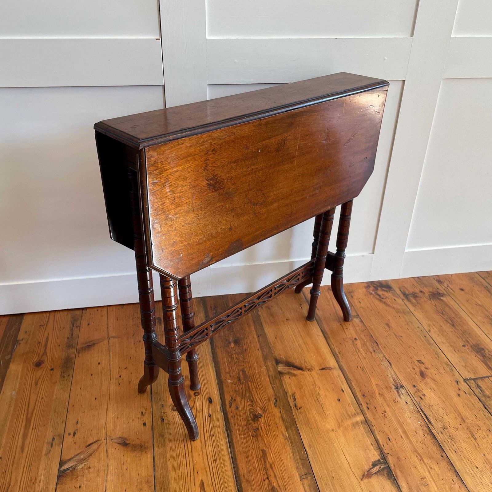 Antique Gateleg Drop Leaf Table Wooden Turned Legs Side End Table English Vintage Solid Wood Folding Hand Carved Accent
