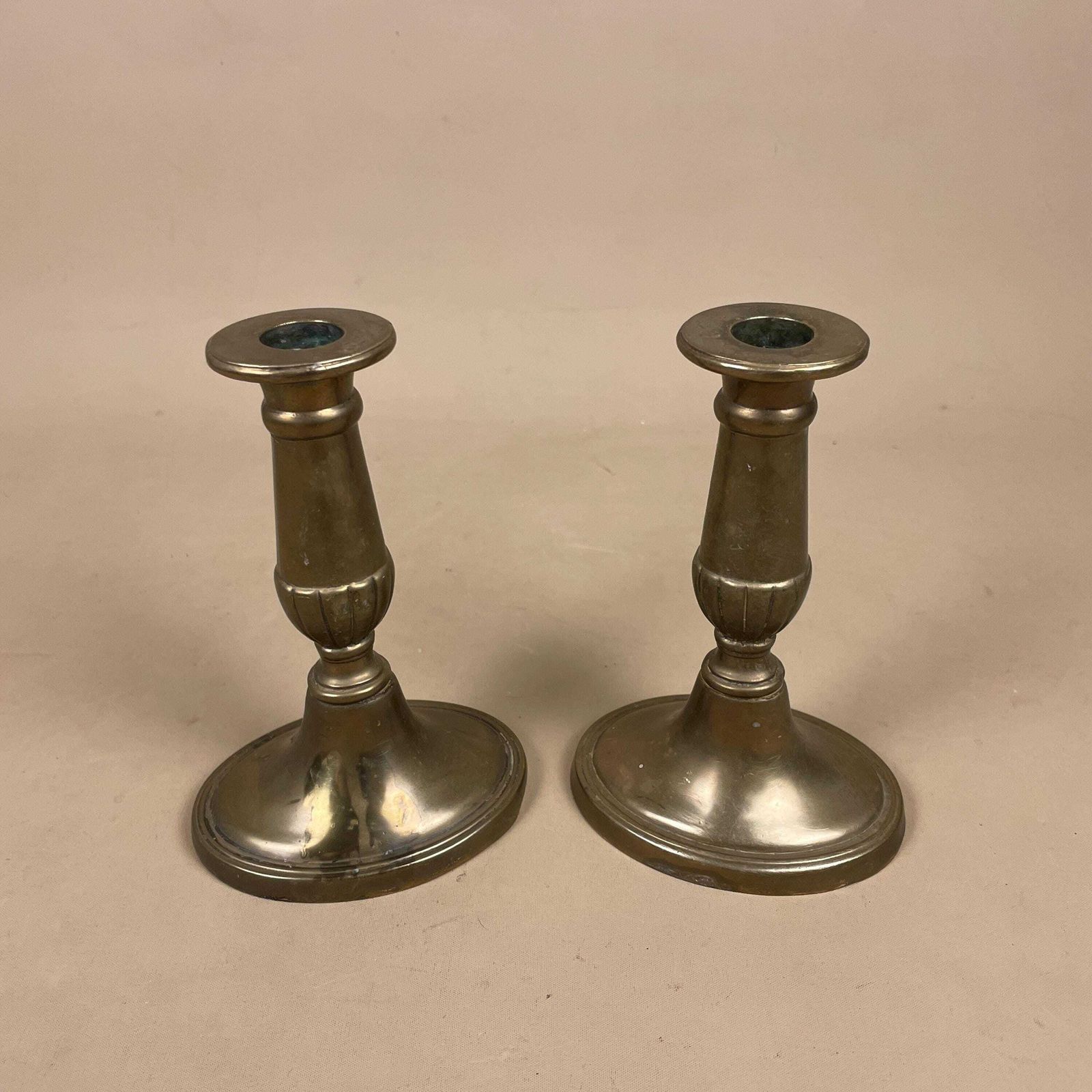 Antique Matching Pair Of Gold Brass Metal Candlestick Candle Stick Holders Vintage Column Taper Dinner Candlesticks Base Pillar Holder photo vinterior