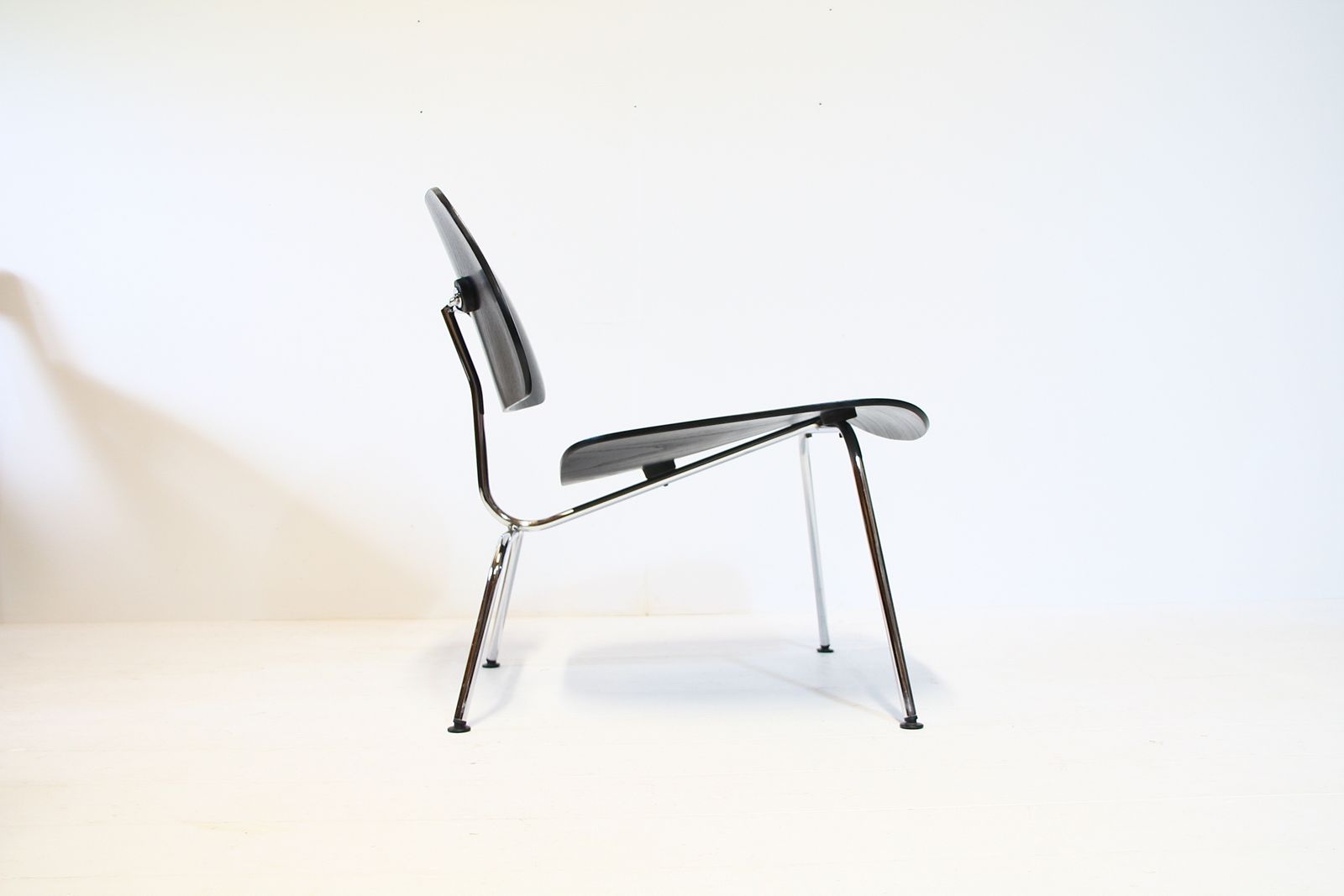 Charles Eames Lcm Lounge Chair In Black Ash & Chrome   Vitra photo buy