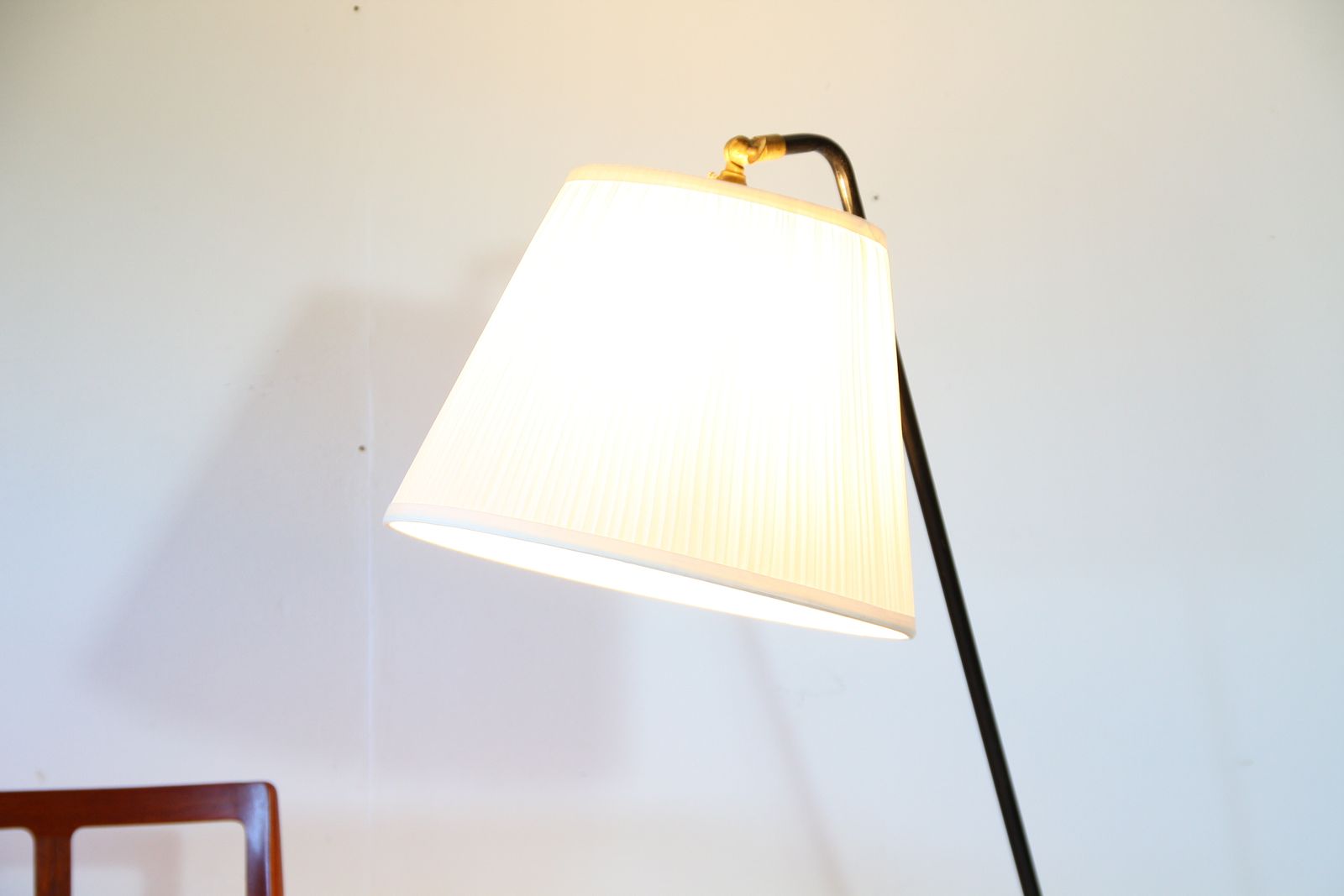 Scandinavian Mid Century Grasshopper Floor Lamp   Teak C.1950 photo Lighting