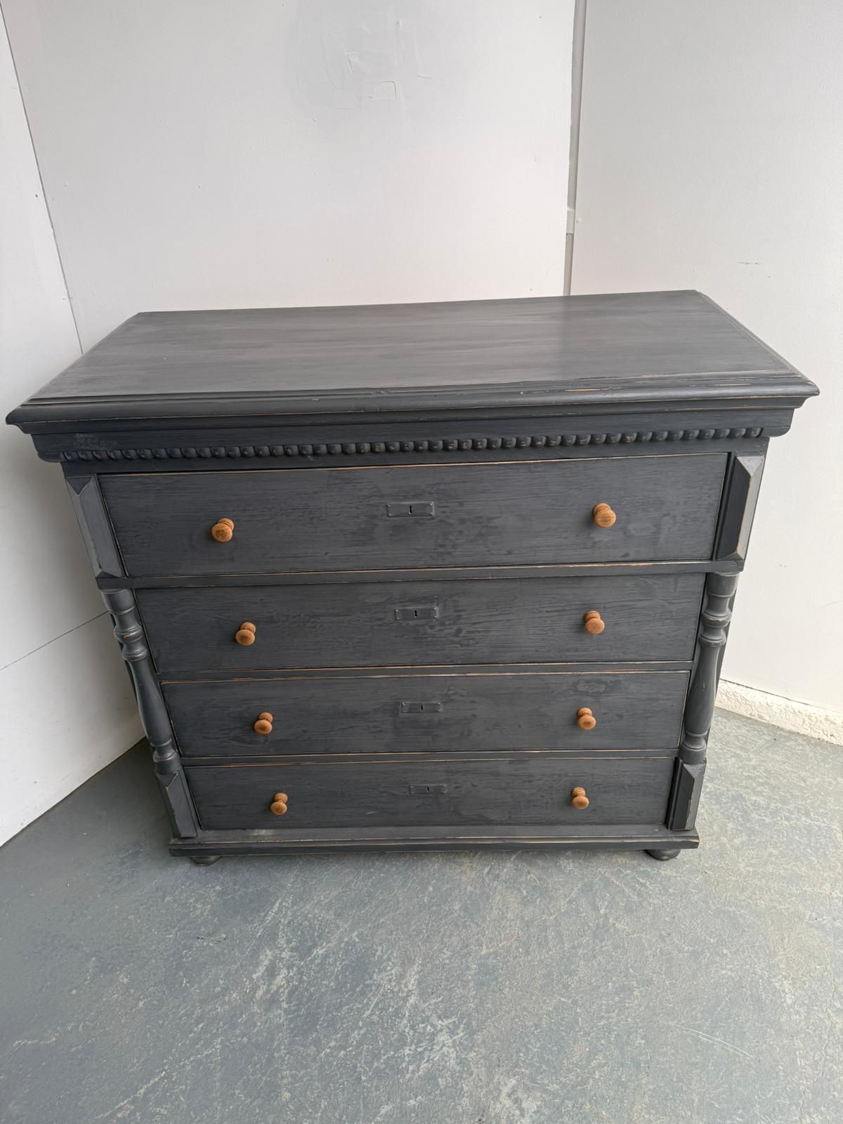 A Lovely Painted Mid Grey Original Hungarian 4 Drawer Victorian Chest Of Drawers photo vinterior