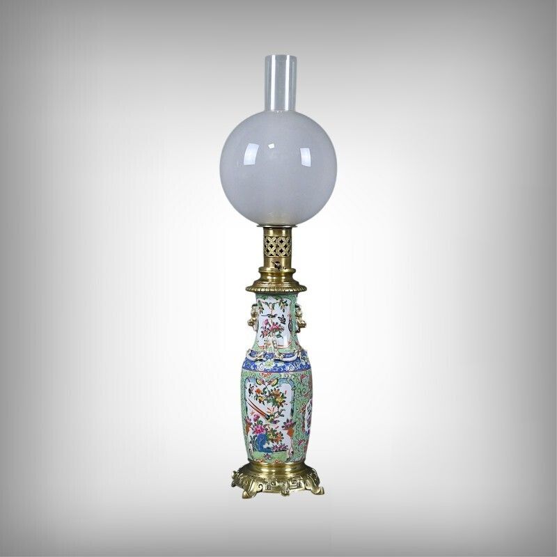 Canton Porcelain & Bronze Oil Lamp, Qing Dynasty, China – Late 19th Century