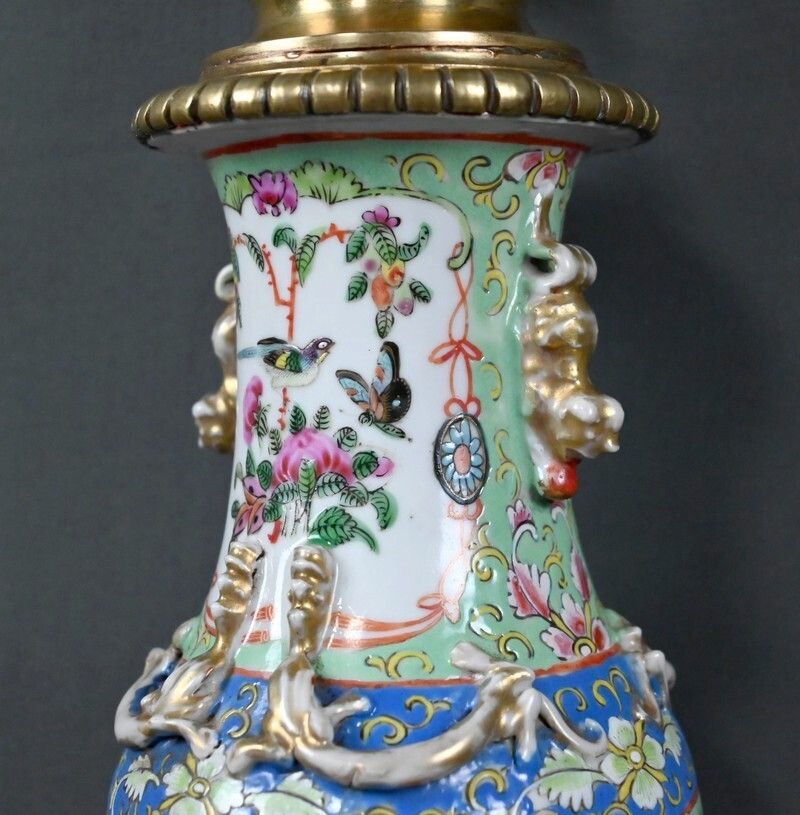 910.0 Canton Porcelain & Bronze Oil Lamp, Qing Dynasty, China – Late 19th Century photo