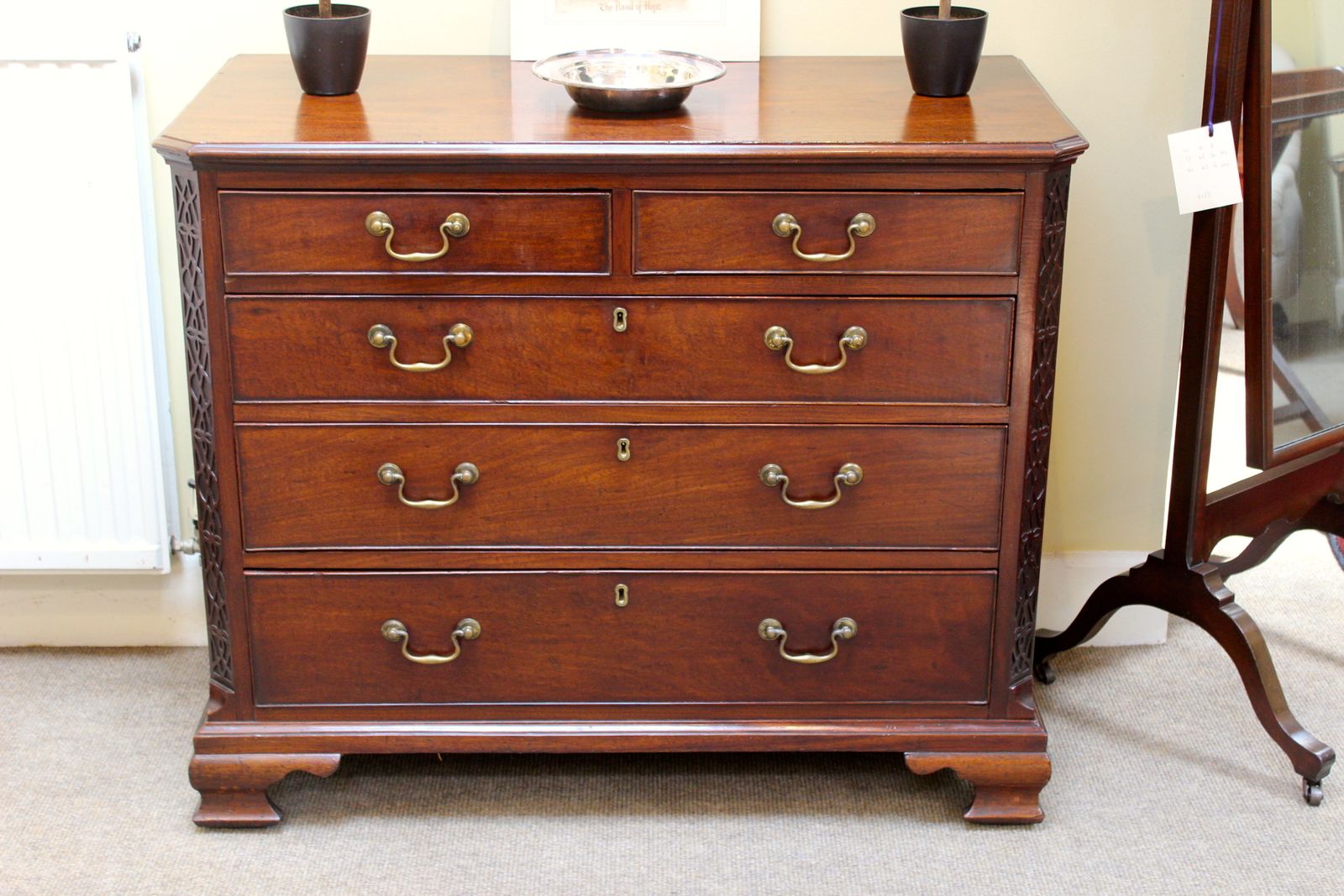 A Good 18thc. Mahogany Chest Of Drawers photo furniture