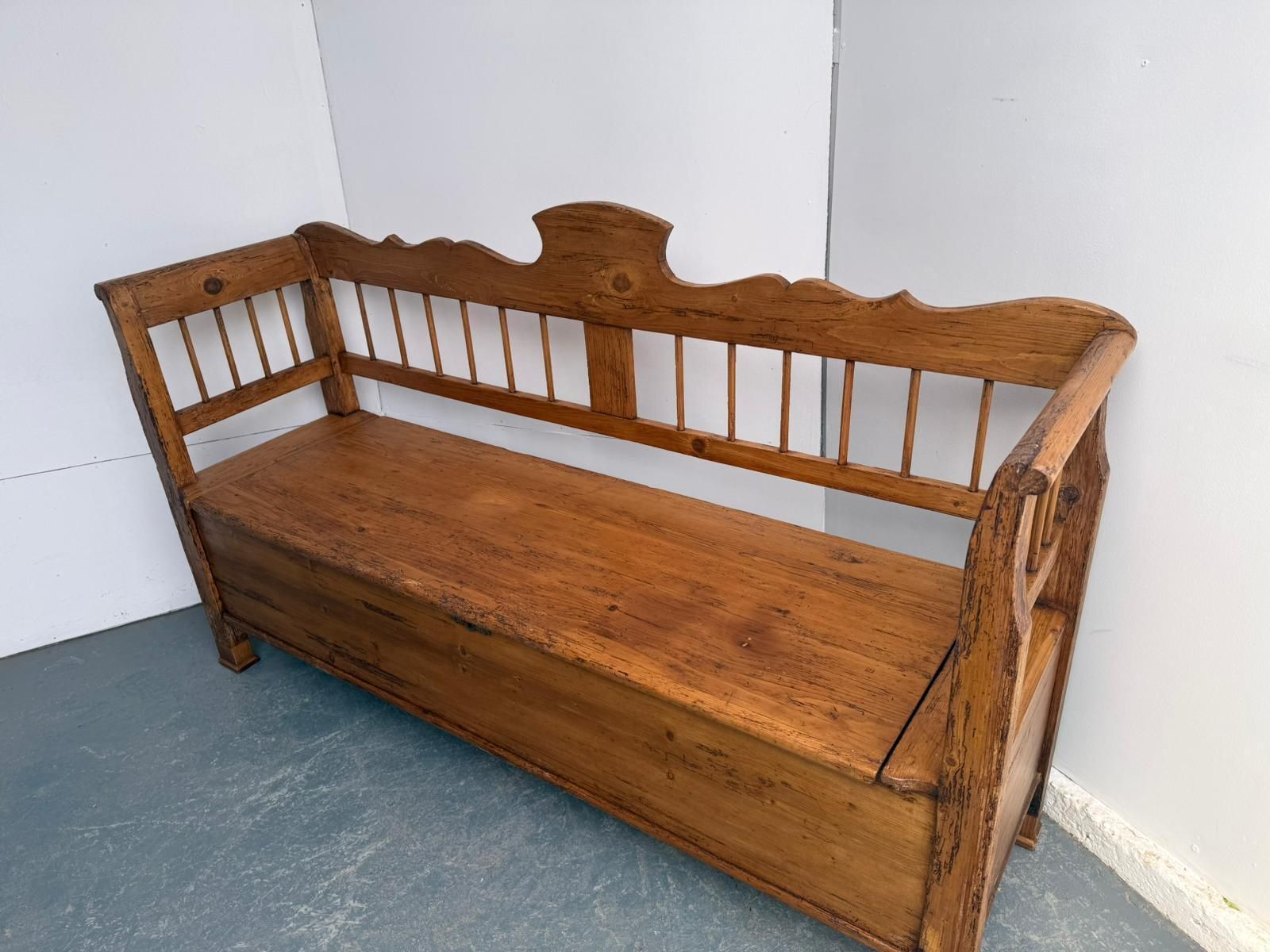 A Lovely Georgian Pine Waxed Original Hungarian 2/3 Seater Settle photo furniture